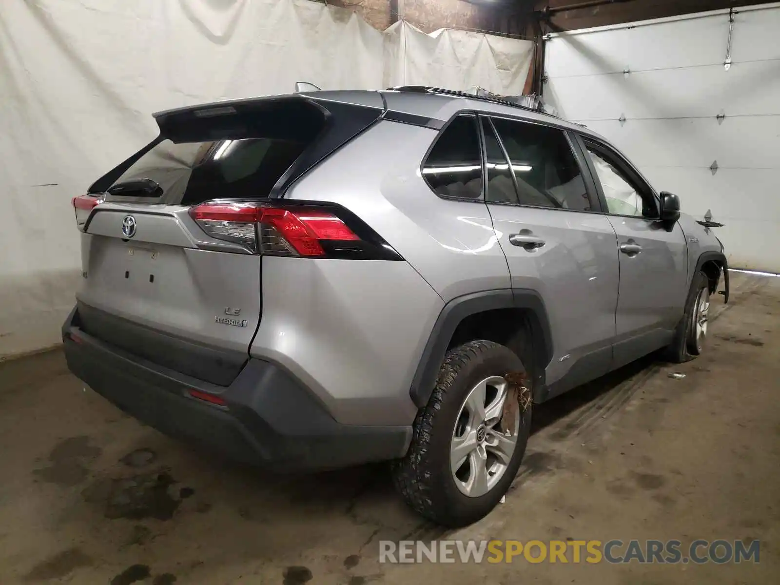 4 Photograph of a damaged car JTMLWRFV7LD047056 TOYOTA RAV4 2020