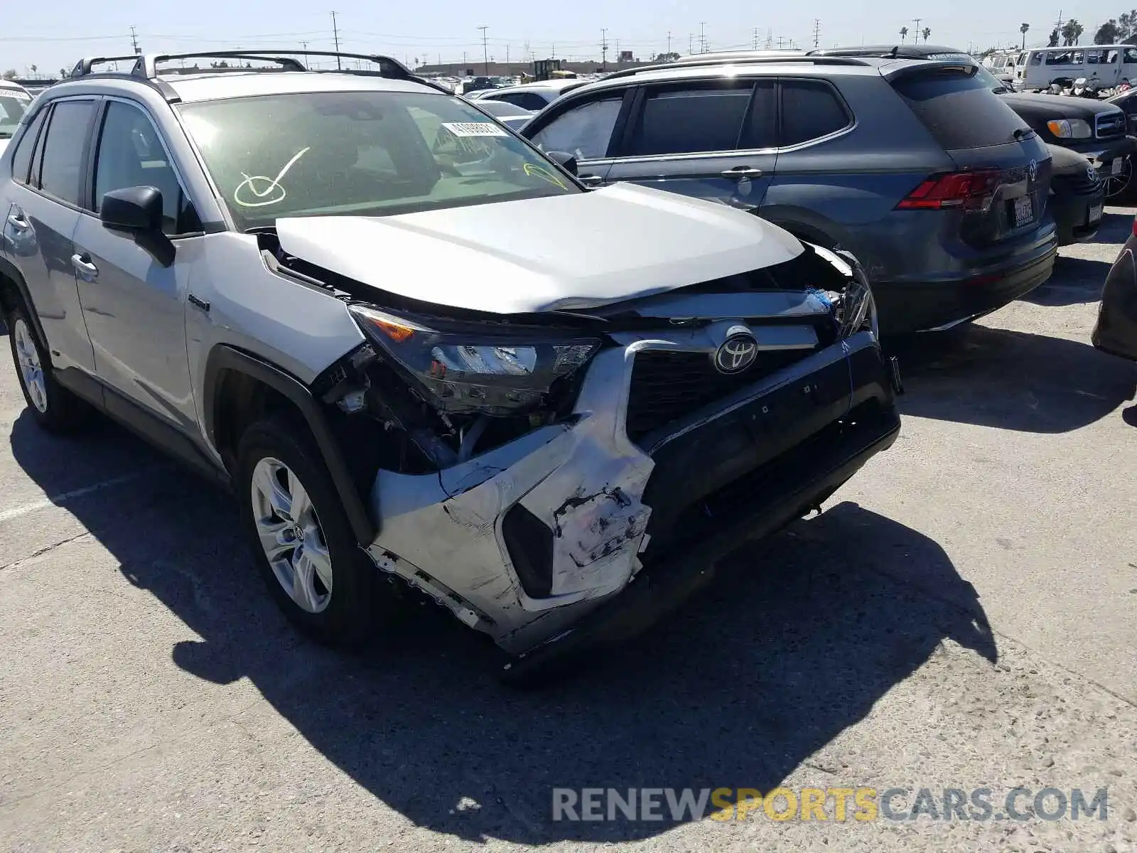 9 Photograph of a damaged car JTMLWRFV8LD055991 TOYOTA RAV4 2020