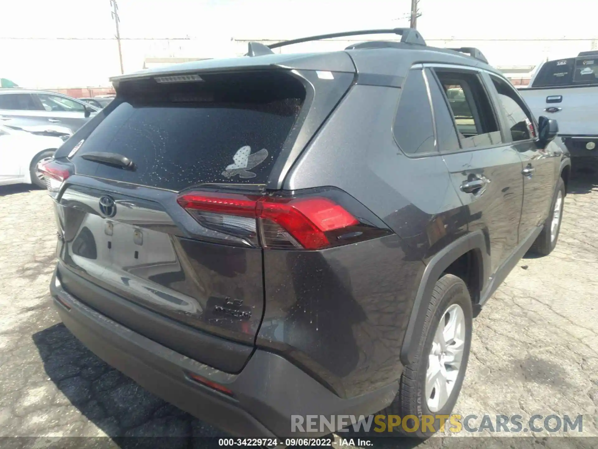 4 Photograph of a damaged car JTMLWRFV9LD069415 TOYOTA RAV4 2020