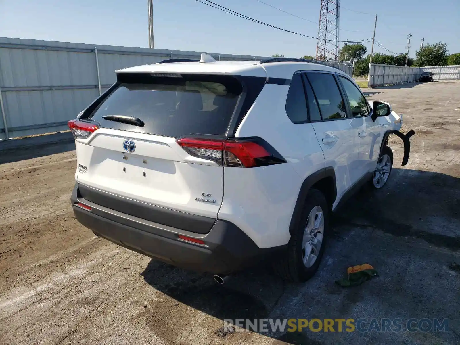 4 Photograph of a damaged car JTMM6RFV0LD002867 TOYOTA RAV4 2020