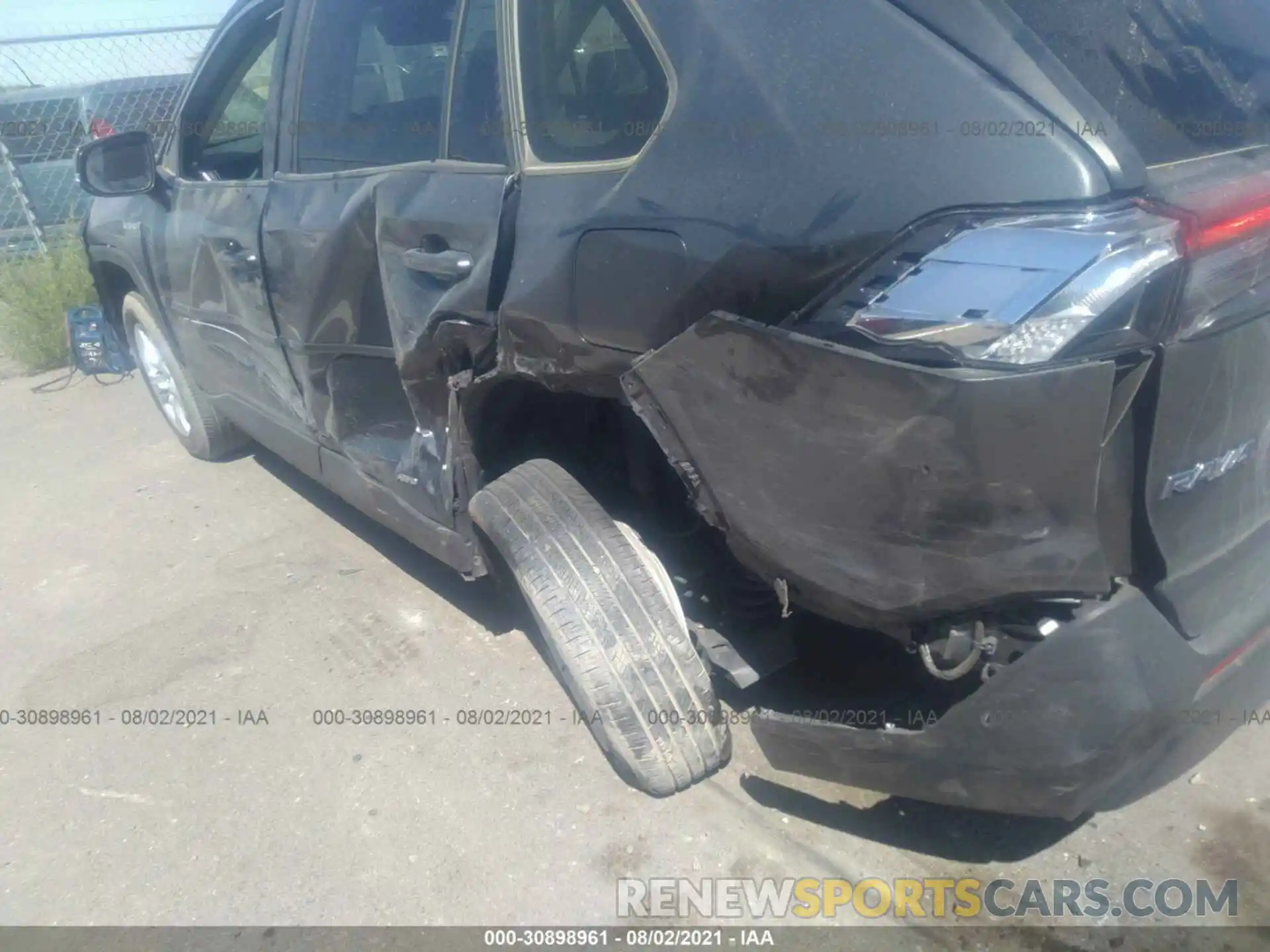 6 Photograph of a damaged car JTMM6RFV3LD002278 TOYOTA RAV4 2020