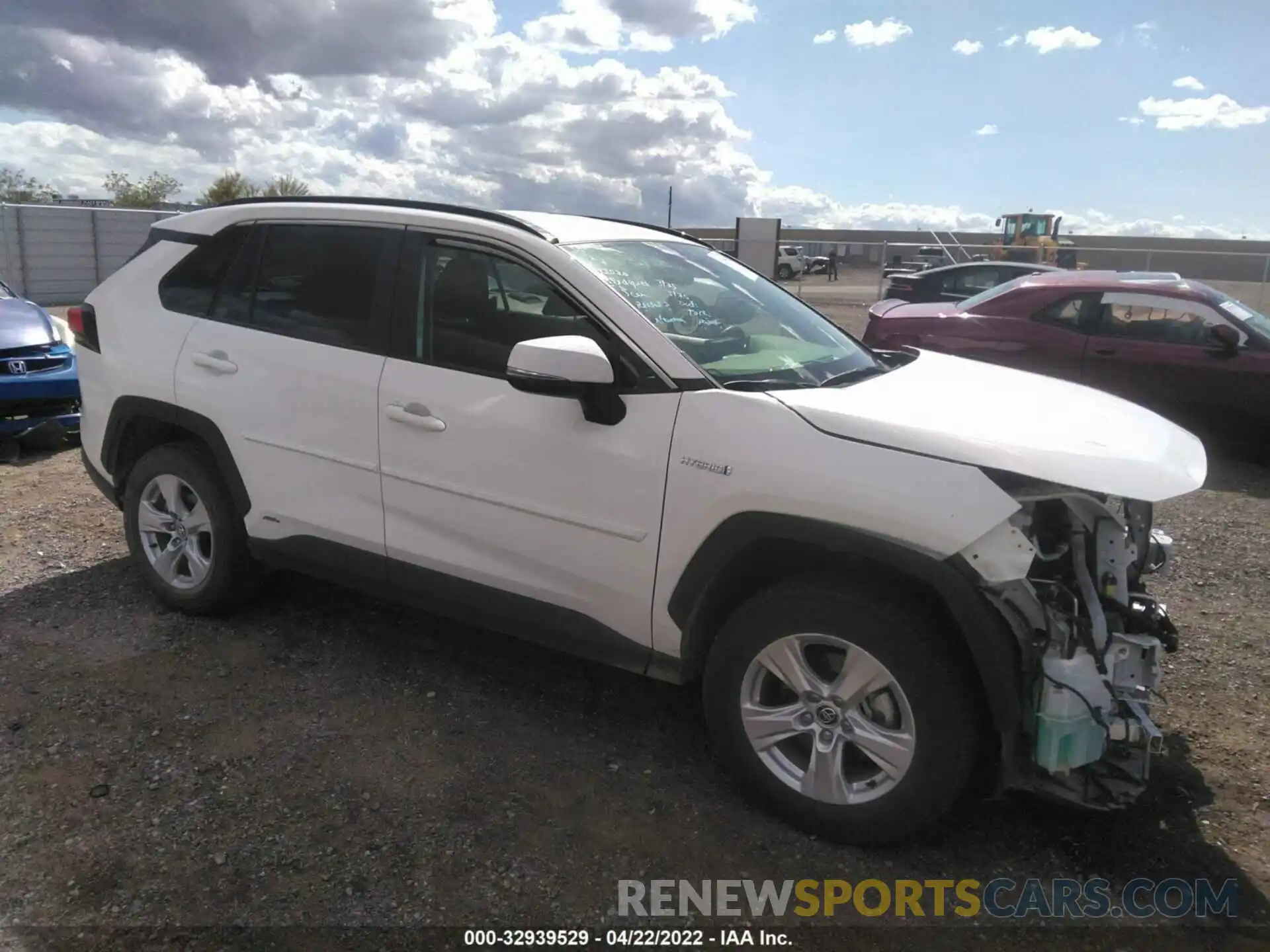 1 Photograph of a damaged car JTMM6RFV4LD003469 TOYOTA RAV4 2020