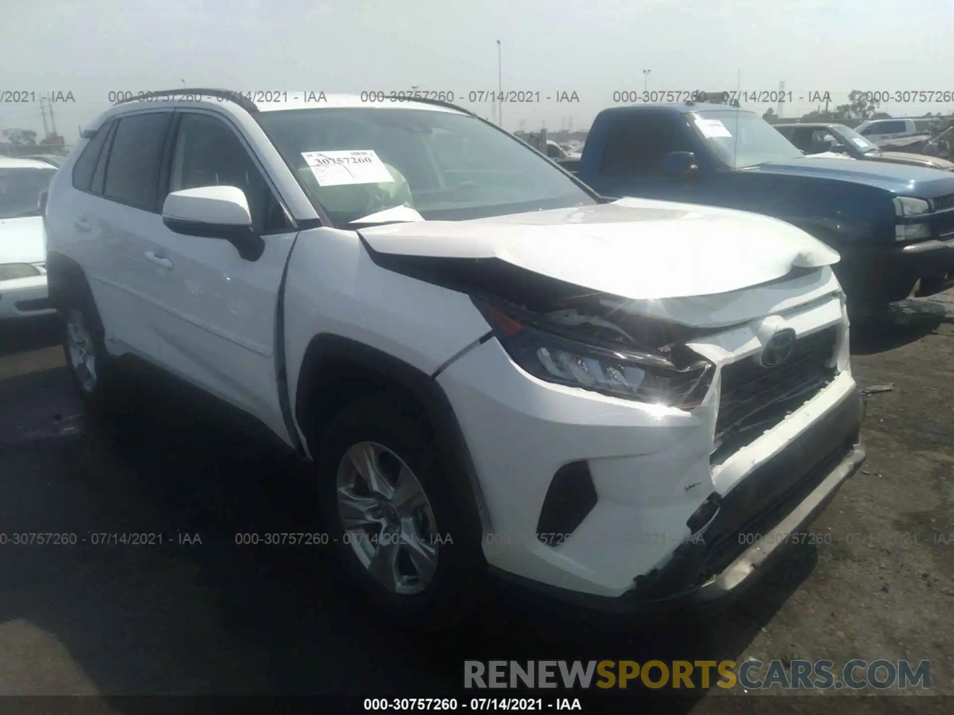 1 Photograph of a damaged car JTMM6RFV5LD004341 TOYOTA RAV4 2020