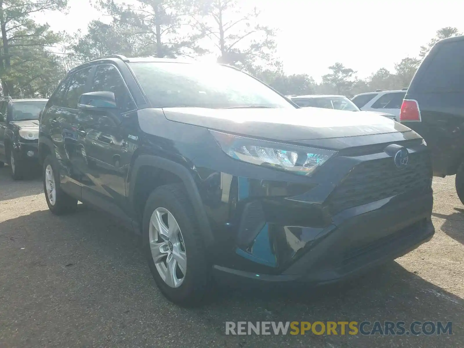 1 Photograph of a damaged car JTMM6RFV8LD002745 TOYOTA RAV4 2020