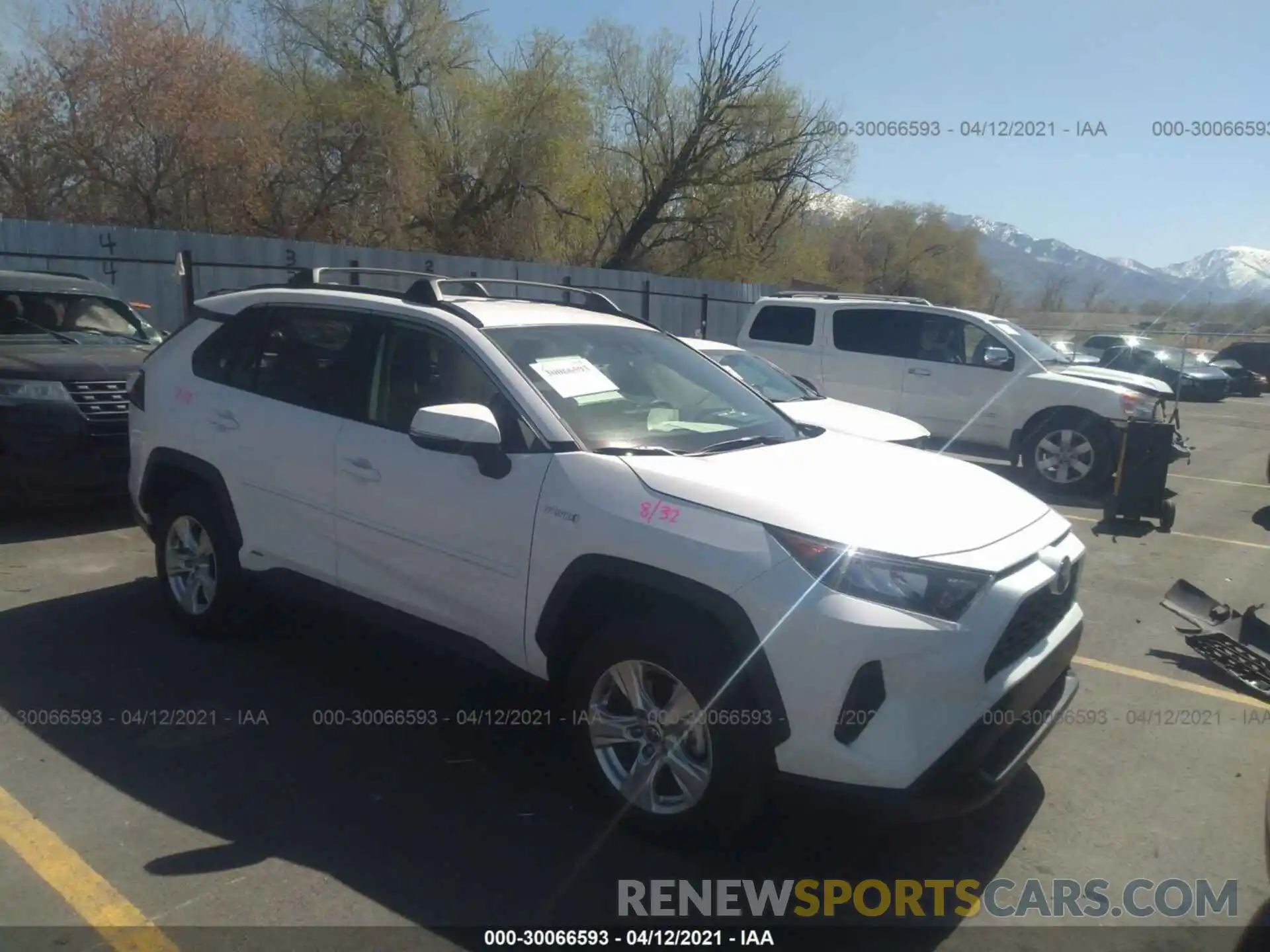 1 Photograph of a damaged car JTMM6RFV8LD006620 TOYOTA RAV4 2020