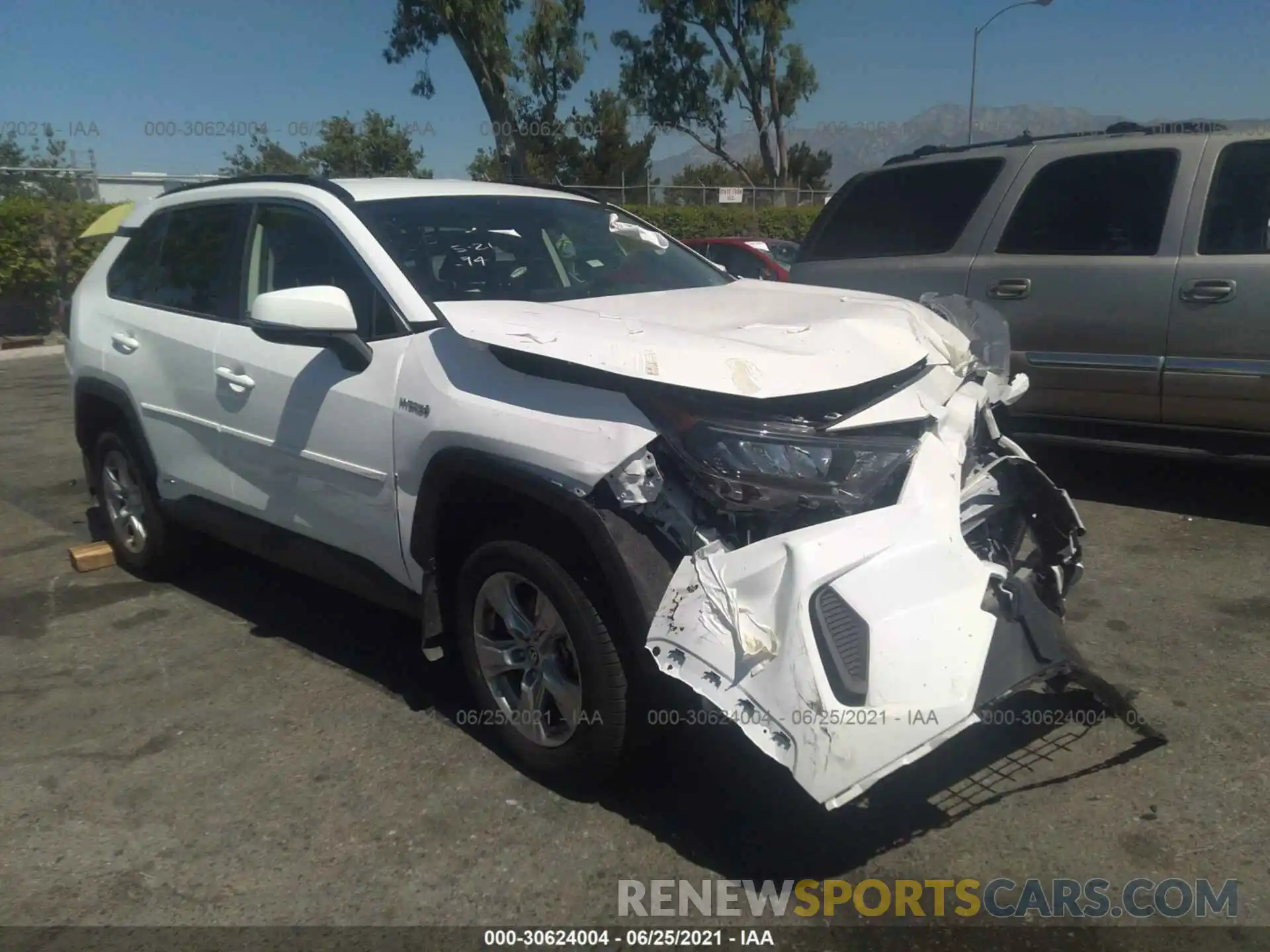 1 Photograph of a damaged car JTMMWRFV0LD073311 TOYOTA RAV4 2020