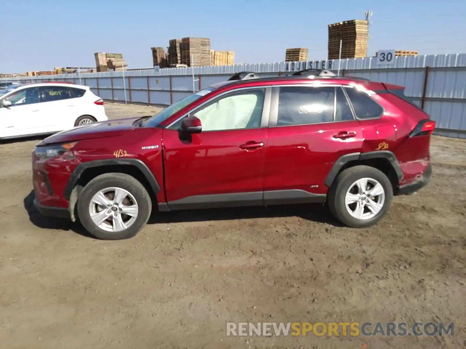 9 Photograph of a damaged car JTMMWRFV1LD044738 TOYOTA RAV4 2020