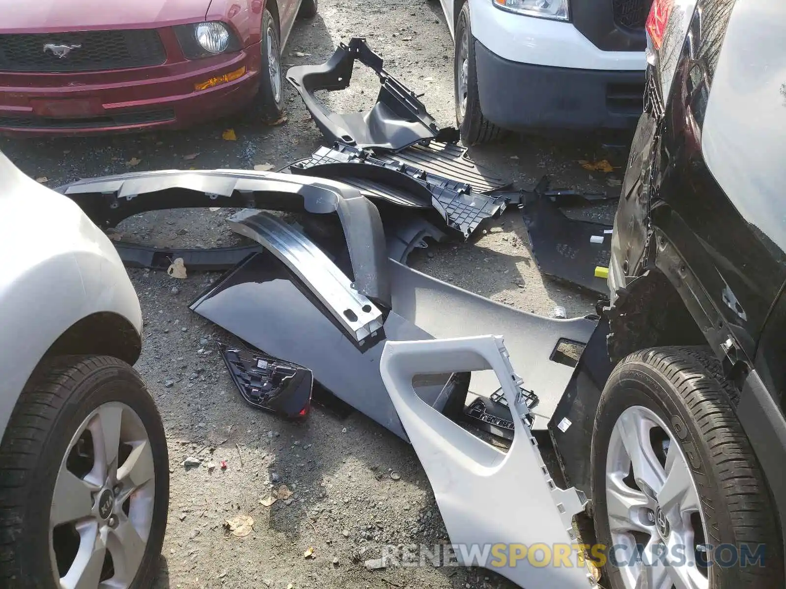 9 Photograph of a damaged car JTMMWRFV1LD060664 TOYOTA RAV4 2020