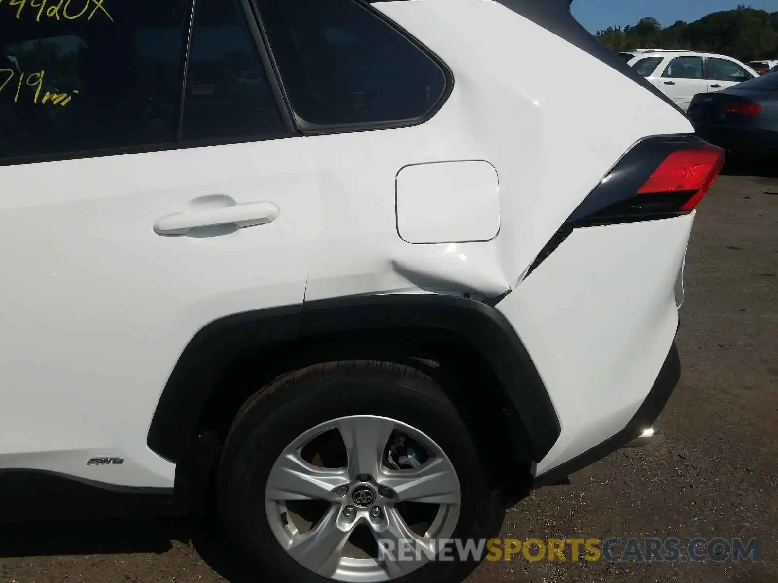 9 Photograph of a damaged car JTMMWRFV6LD069182 TOYOTA RAV4 2020