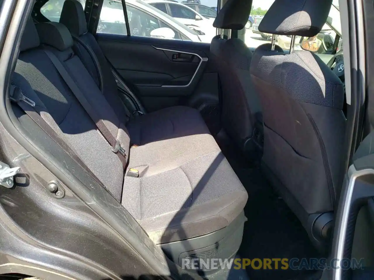 6 Photograph of a damaged car JTMMWRFV7LD060197 TOYOTA RAV4 2020