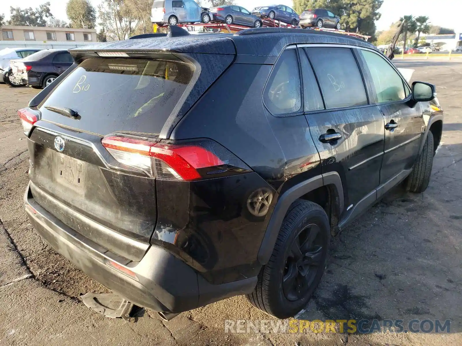 4 Photograph of a damaged car JTMMWRFV9LD056605 TOYOTA RAV4 2020