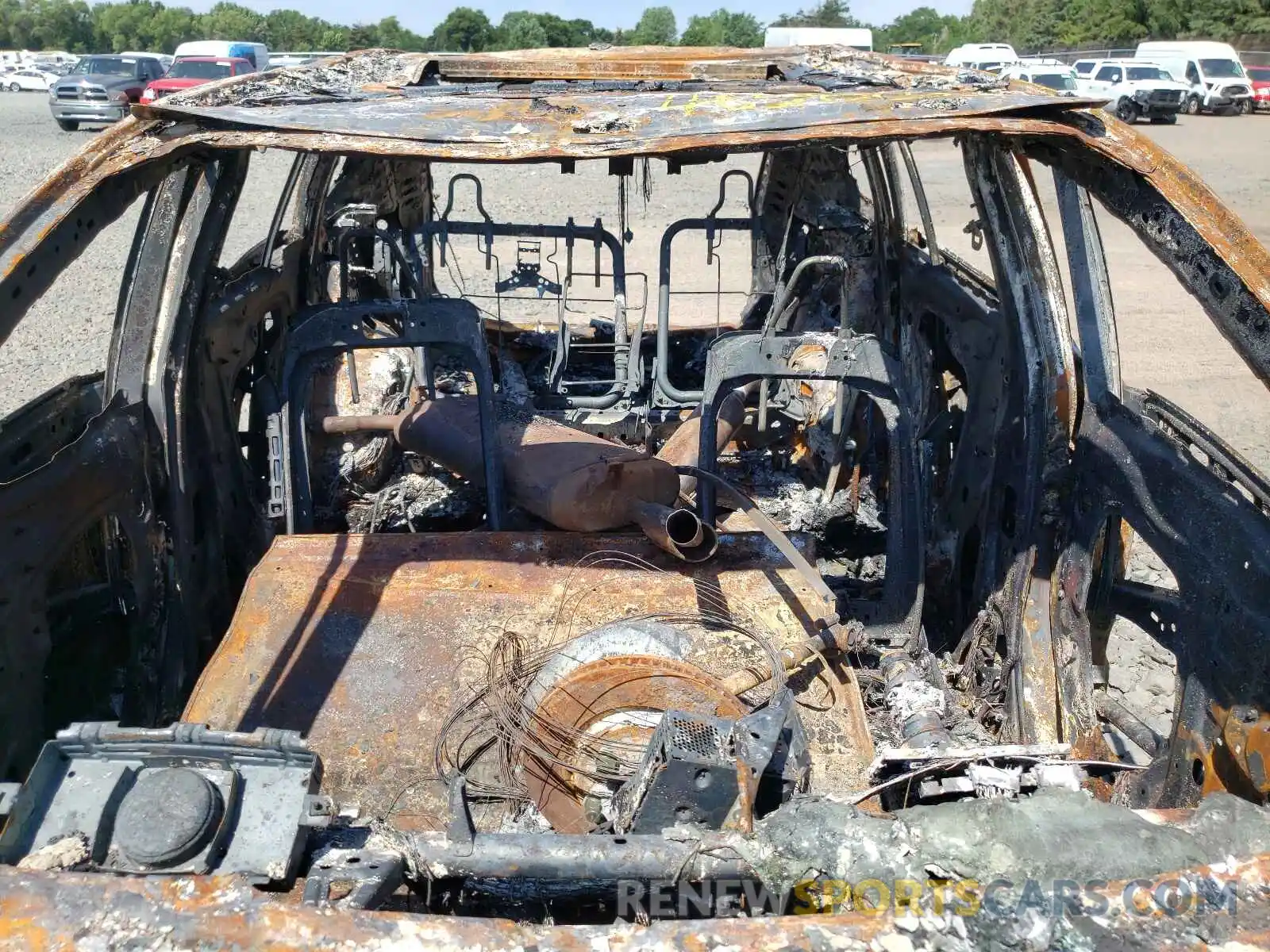 10 Photograph of a damaged car JTMN1RFV0LD527608 TOYOTA RAV4 2020