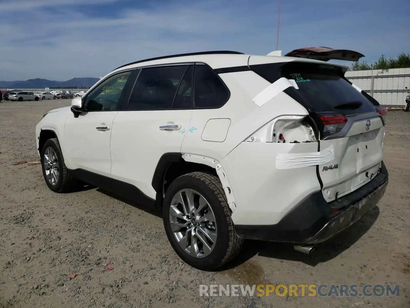 3 Photograph of a damaged car JTMN1RFV0LD527799 TOYOTA RAV4 2020