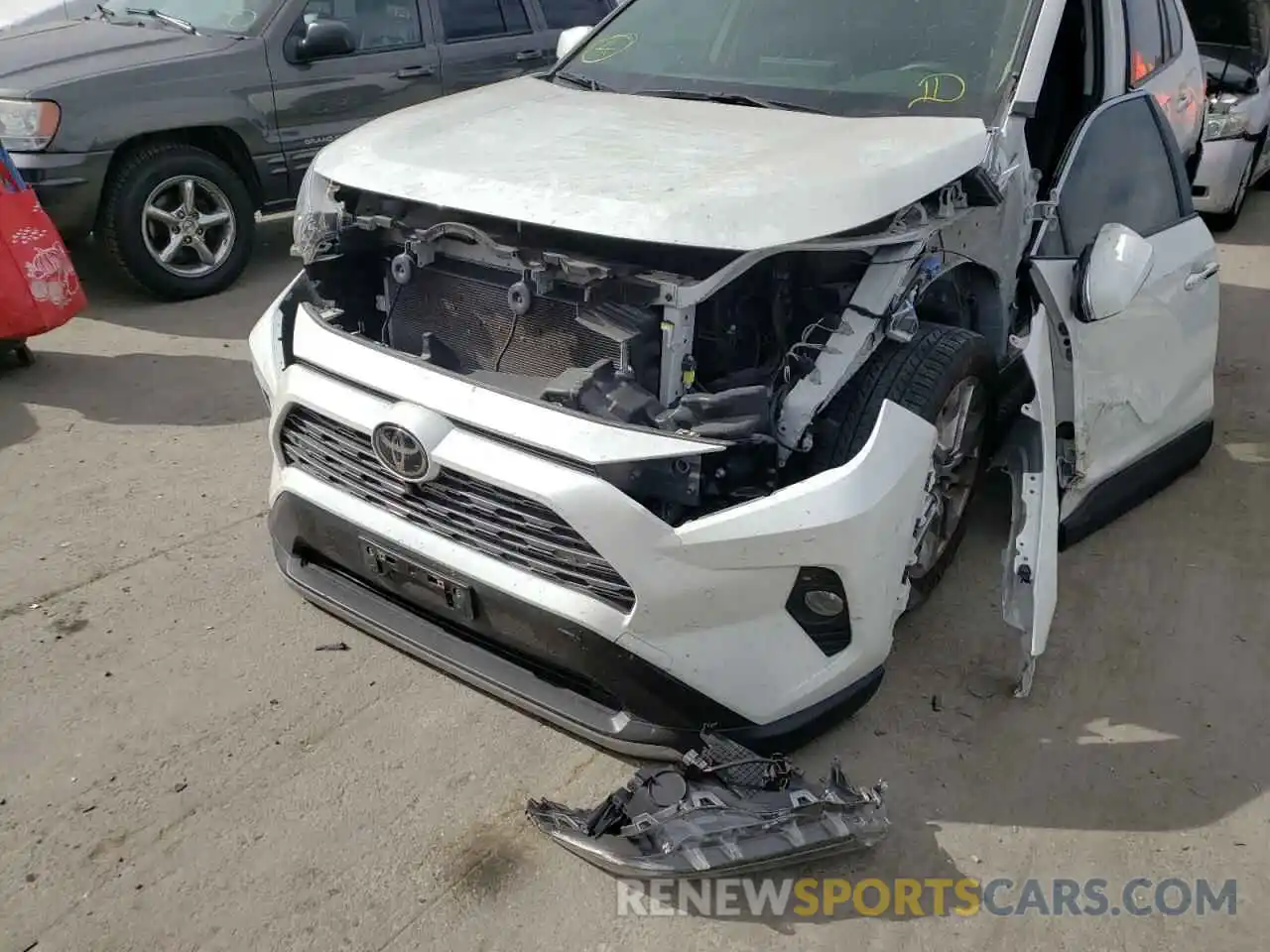 9 Photograph of a damaged car JTMN1RFV0LD530900 TOYOTA RAV4 2020