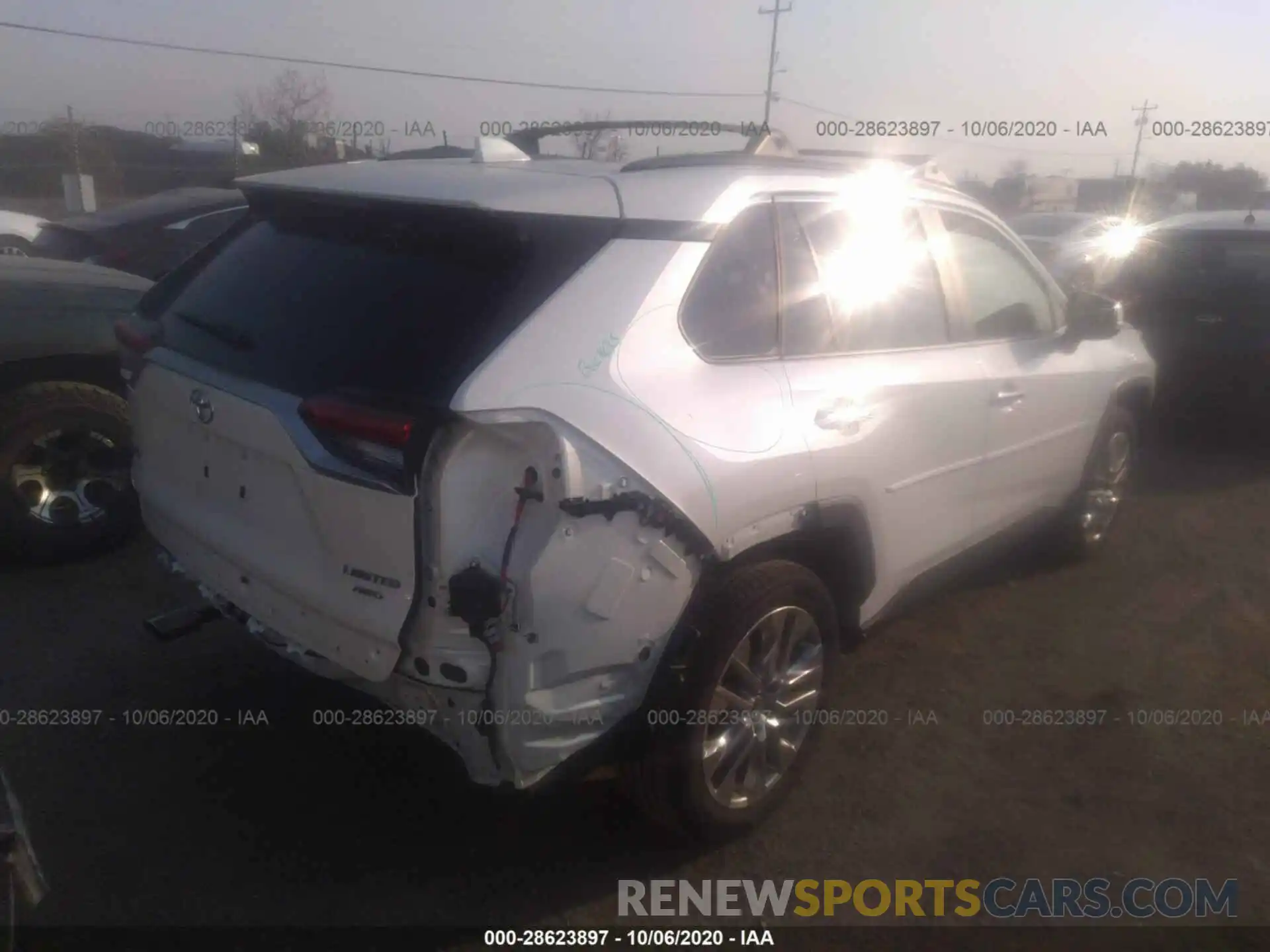 4 Photograph of a damaged car JTMN1RFV2LD525391 TOYOTA RAV4 2020