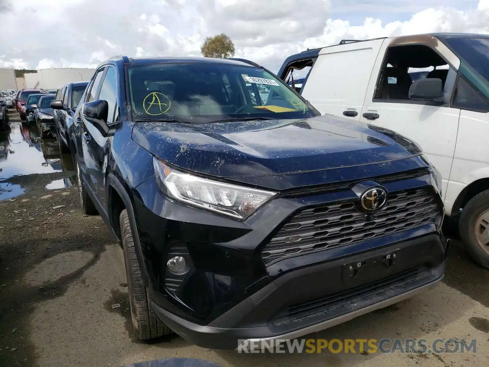 1 Photograph of a damaged car JTMN1RFV3LD529191 TOYOTA RAV4 2020