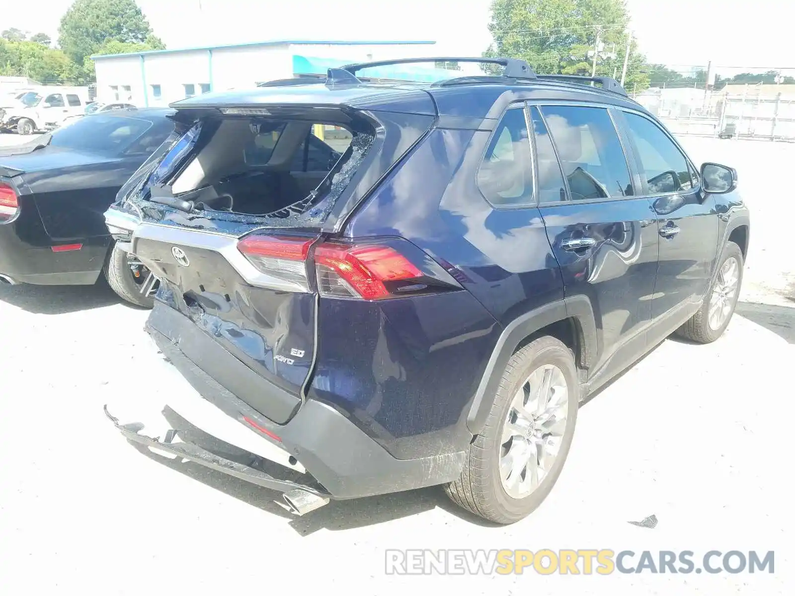 4 Photograph of a damaged car JTMN1RFV5LJ034718 TOYOTA RAV4 2020