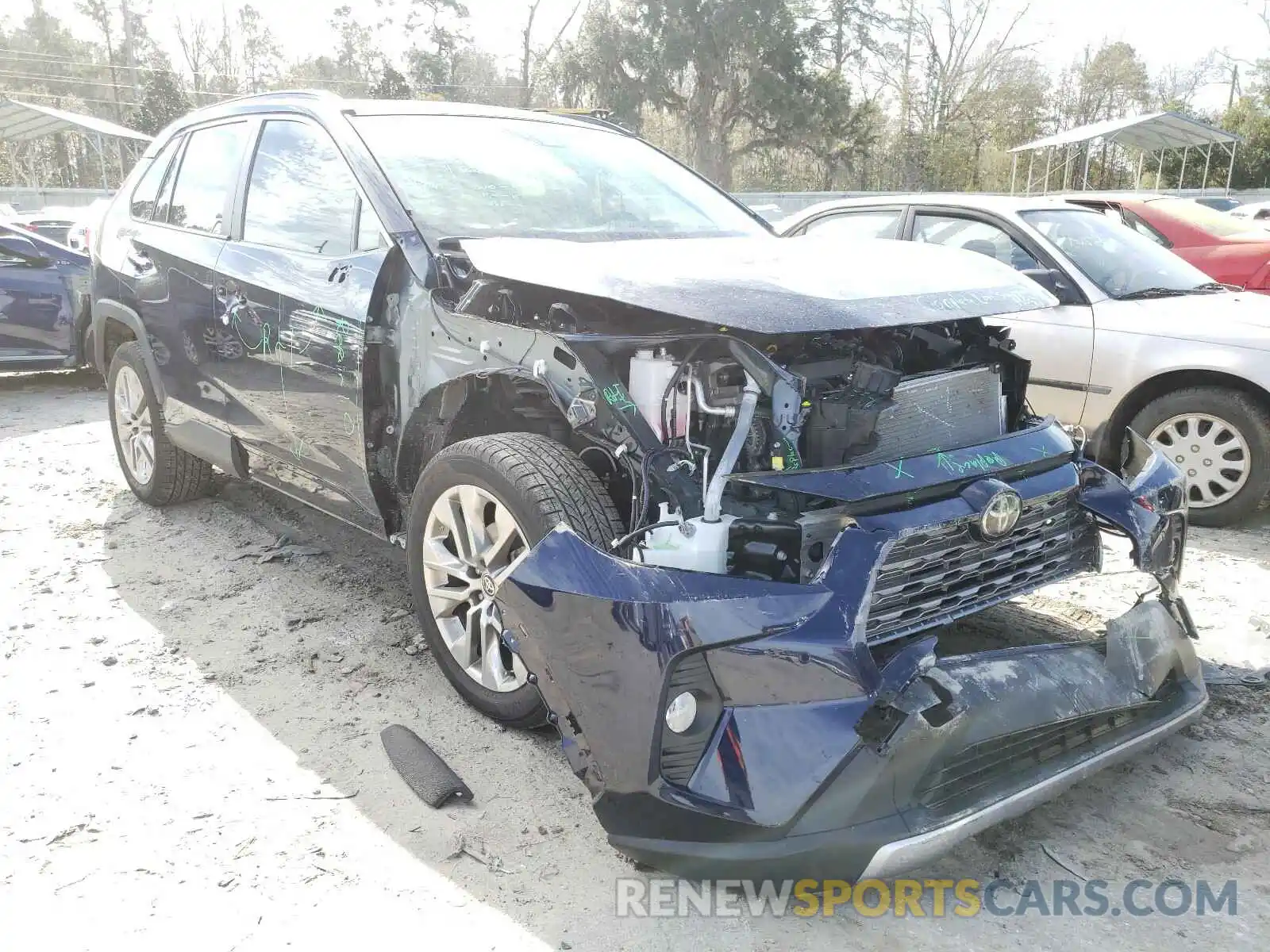 1 Photograph of a damaged car JTMN1RFV5LJ035657 TOYOTA RAV4 2020