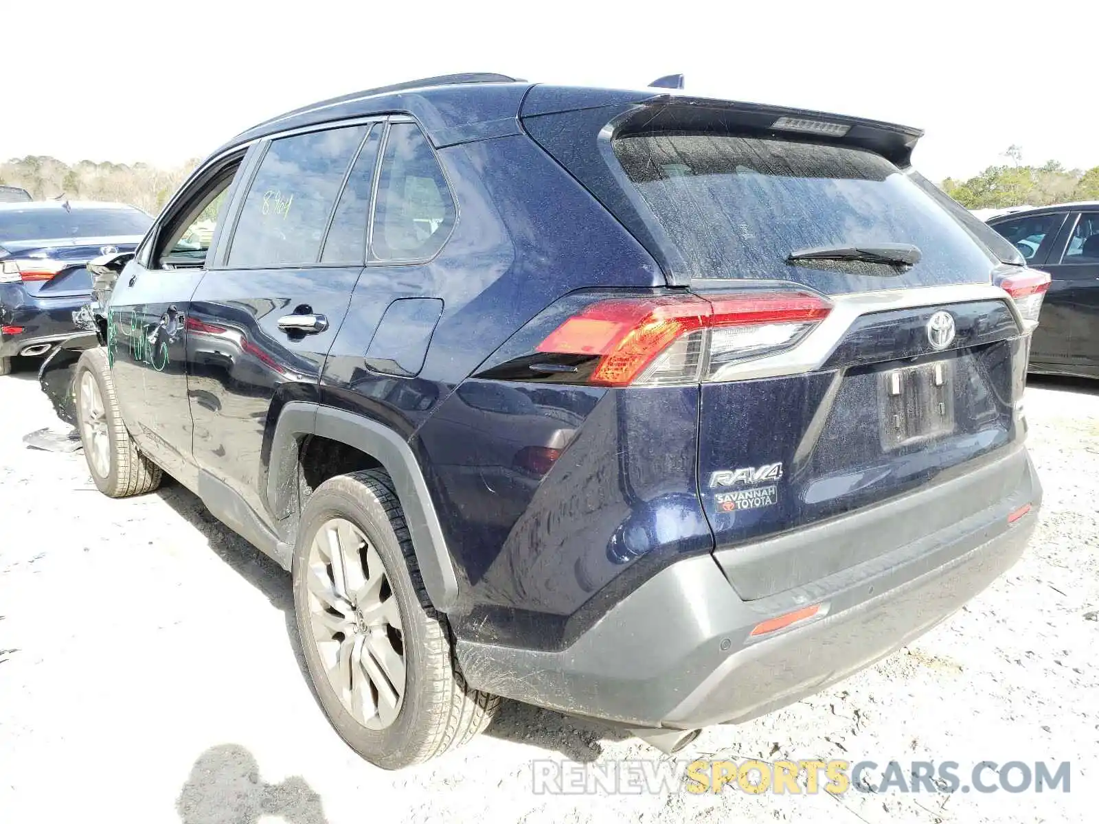 3 Фотография поврежденного автомобиля JTMN1RFV5LJ035657 TOYOTA RAV4 2020