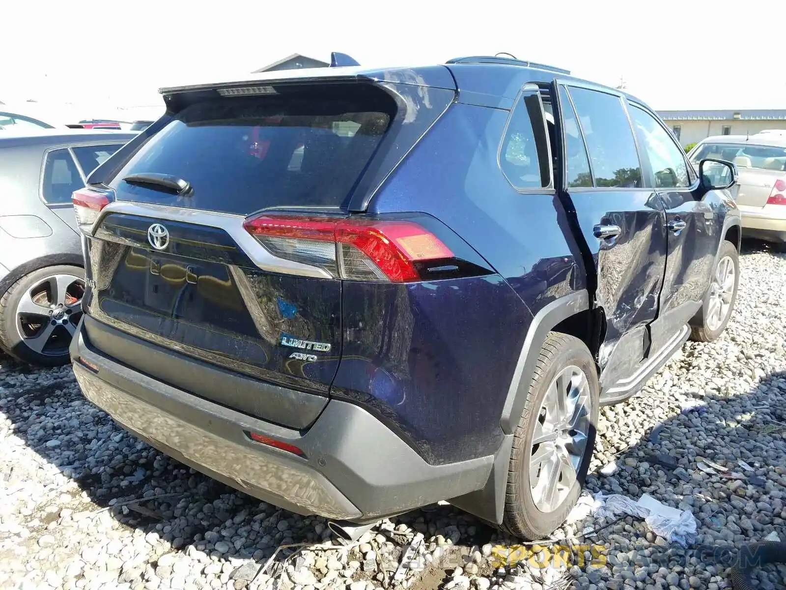 4 Photograph of a damaged car JTMN1RFV6LD527161 TOYOTA RAV4 2020