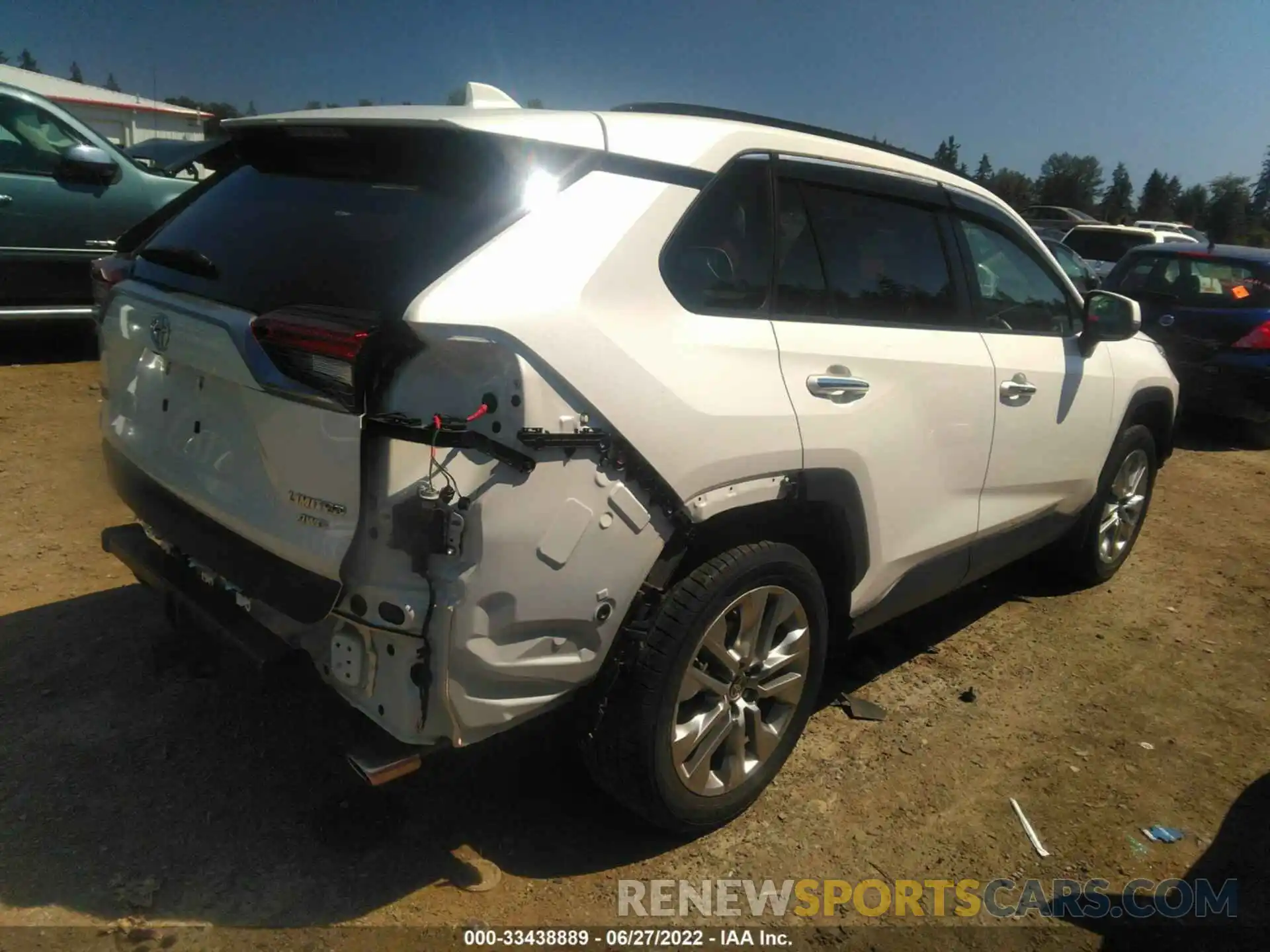 4 Photograph of a damaged car JTMN1RFV6LD527435 TOYOTA RAV4 2020