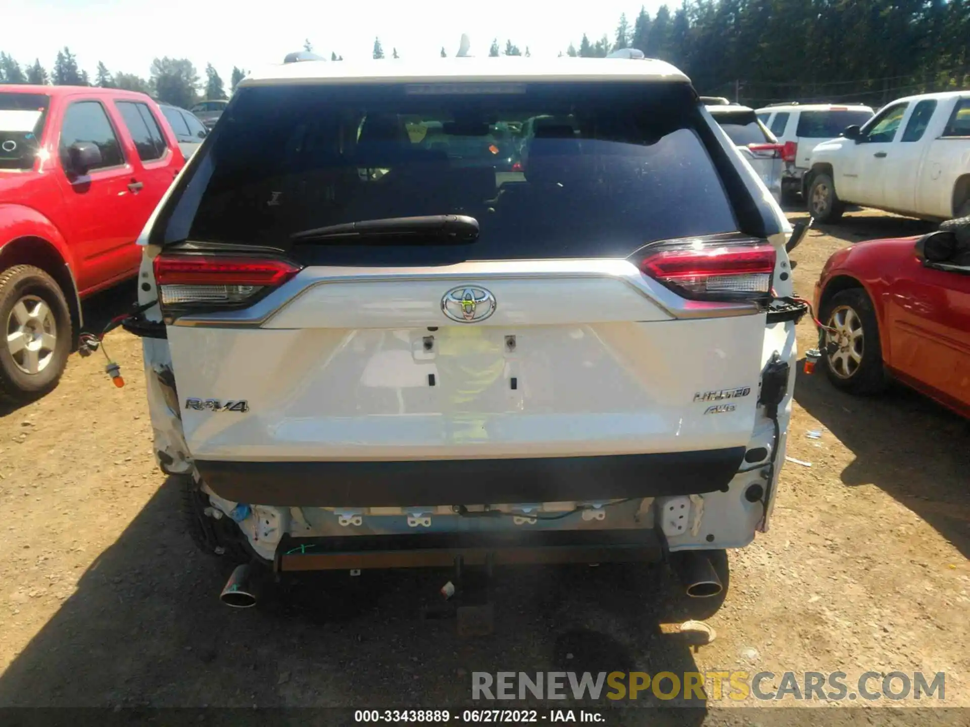 6 Photograph of a damaged car JTMN1RFV6LD527435 TOYOTA RAV4 2020