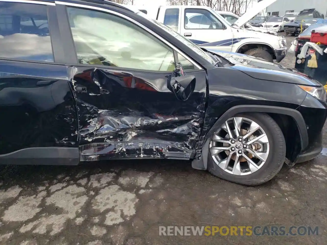 9 Photograph of a damaged car JTMN1RFV7LD526620 TOYOTA RAV4 2020