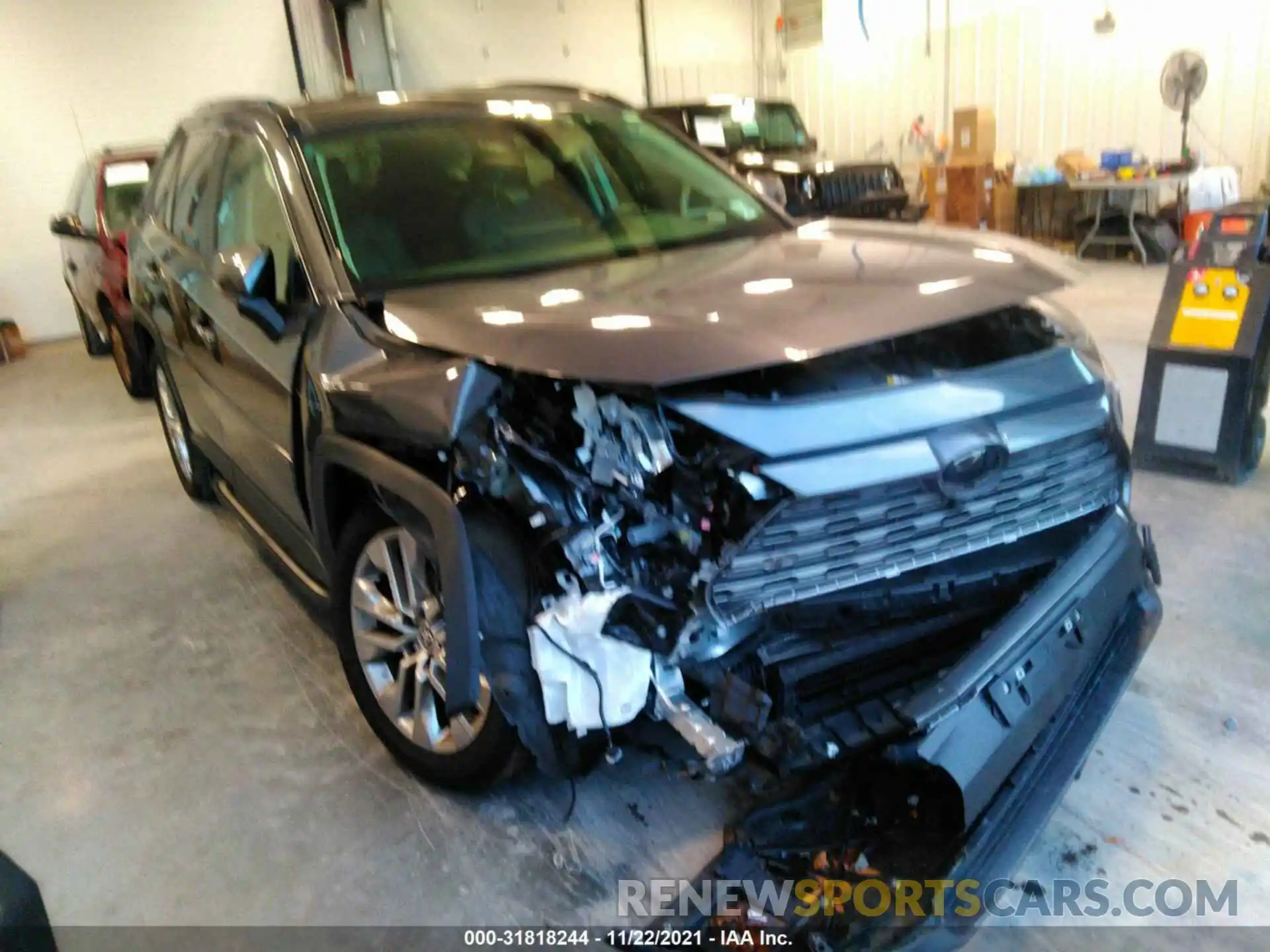 1 Photograph of a damaged car JTMN1RFV7LD528271 TOYOTA RAV4 2020