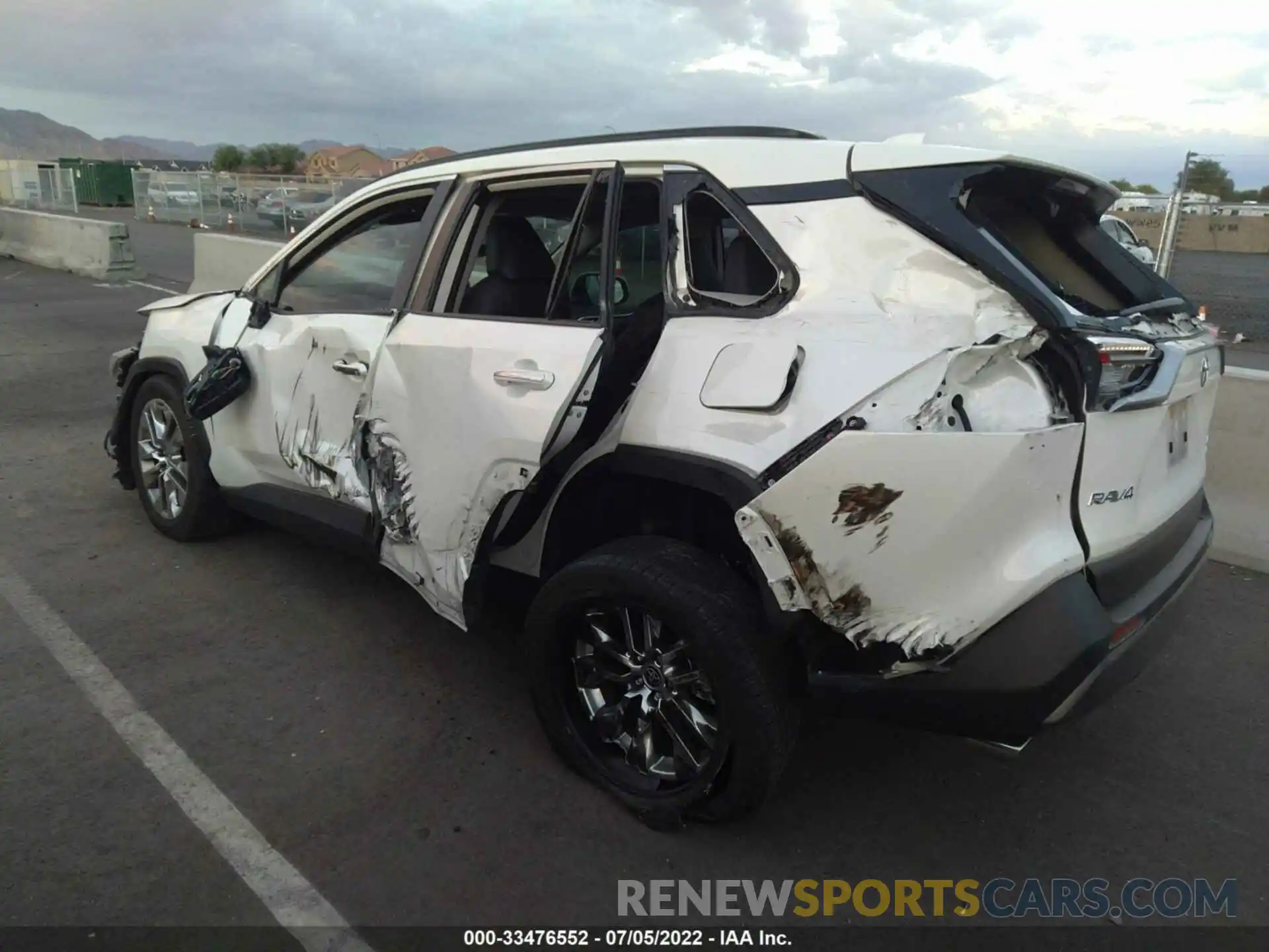 3 Photograph of a damaged car JTMN1RFV8LJ038956 TOYOTA RAV4 2020