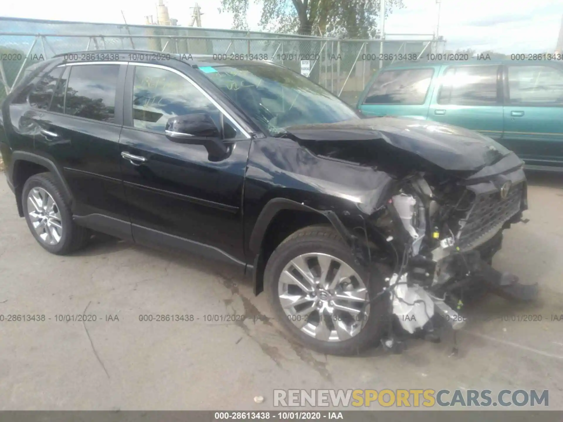 1 Photograph of a damaged car JTMN1RFVXLD529656 TOYOTA RAV4 2020