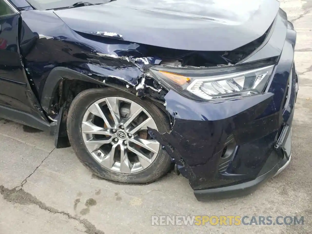 9 Photograph of a damaged car JTMN1RFVXLJ034763 TOYOTA RAV4 2020