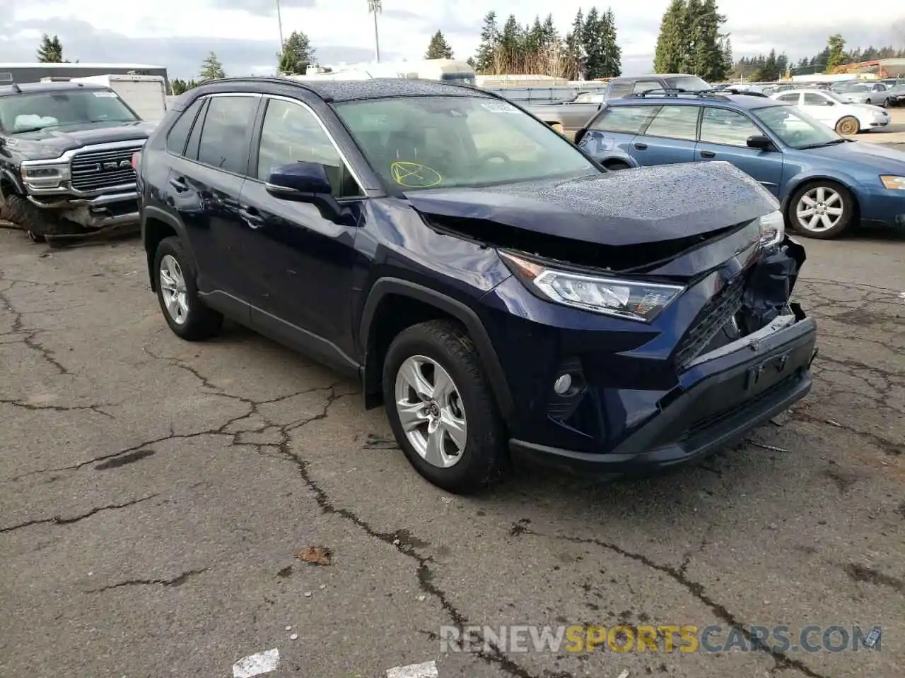 1 Photograph of a damaged car JTMP1RFV0LD058951 TOYOTA RAV4 2020