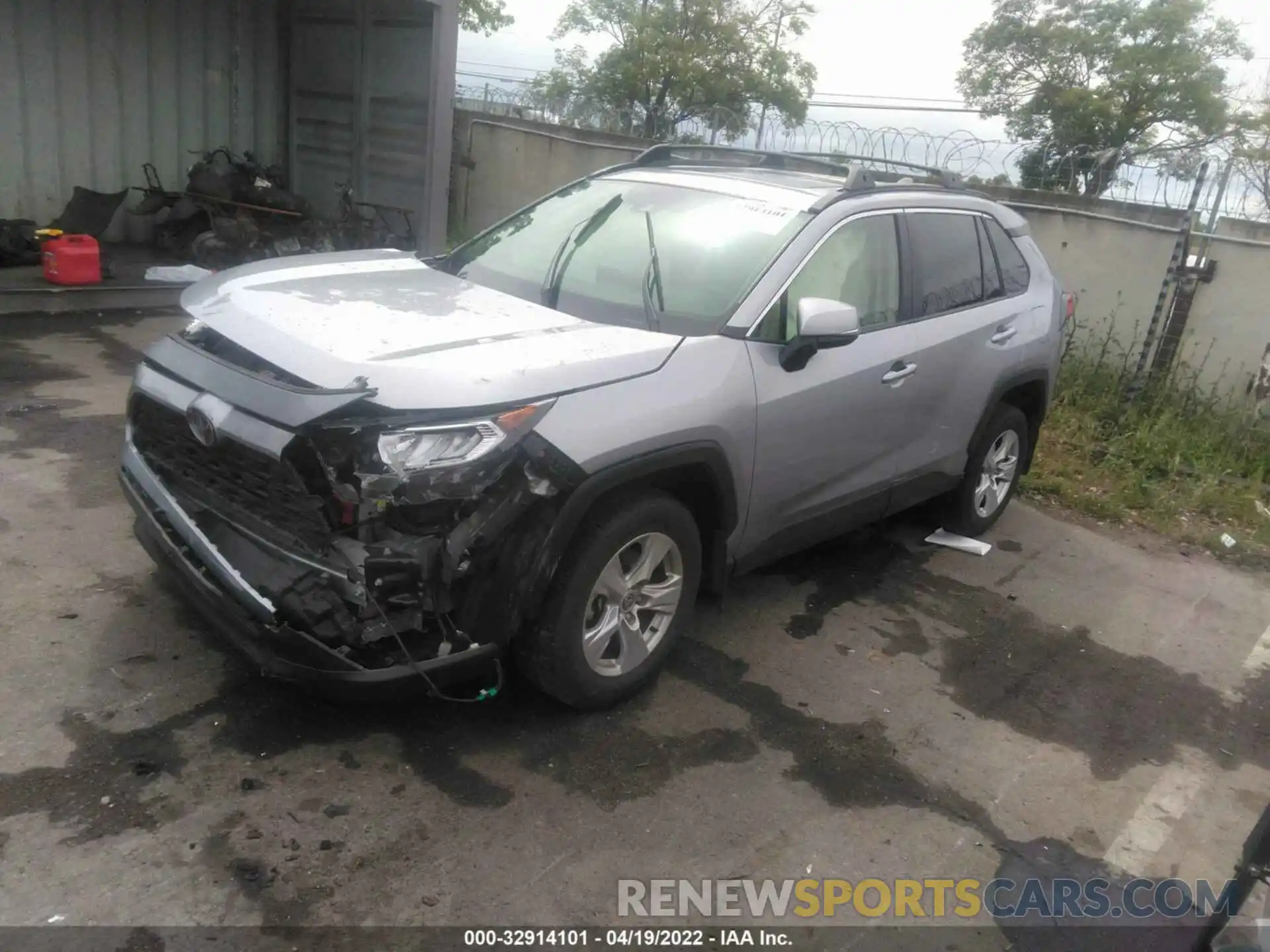 2 Photograph of a damaged car JTMP1RFV0LD059307 TOYOTA RAV4 2020