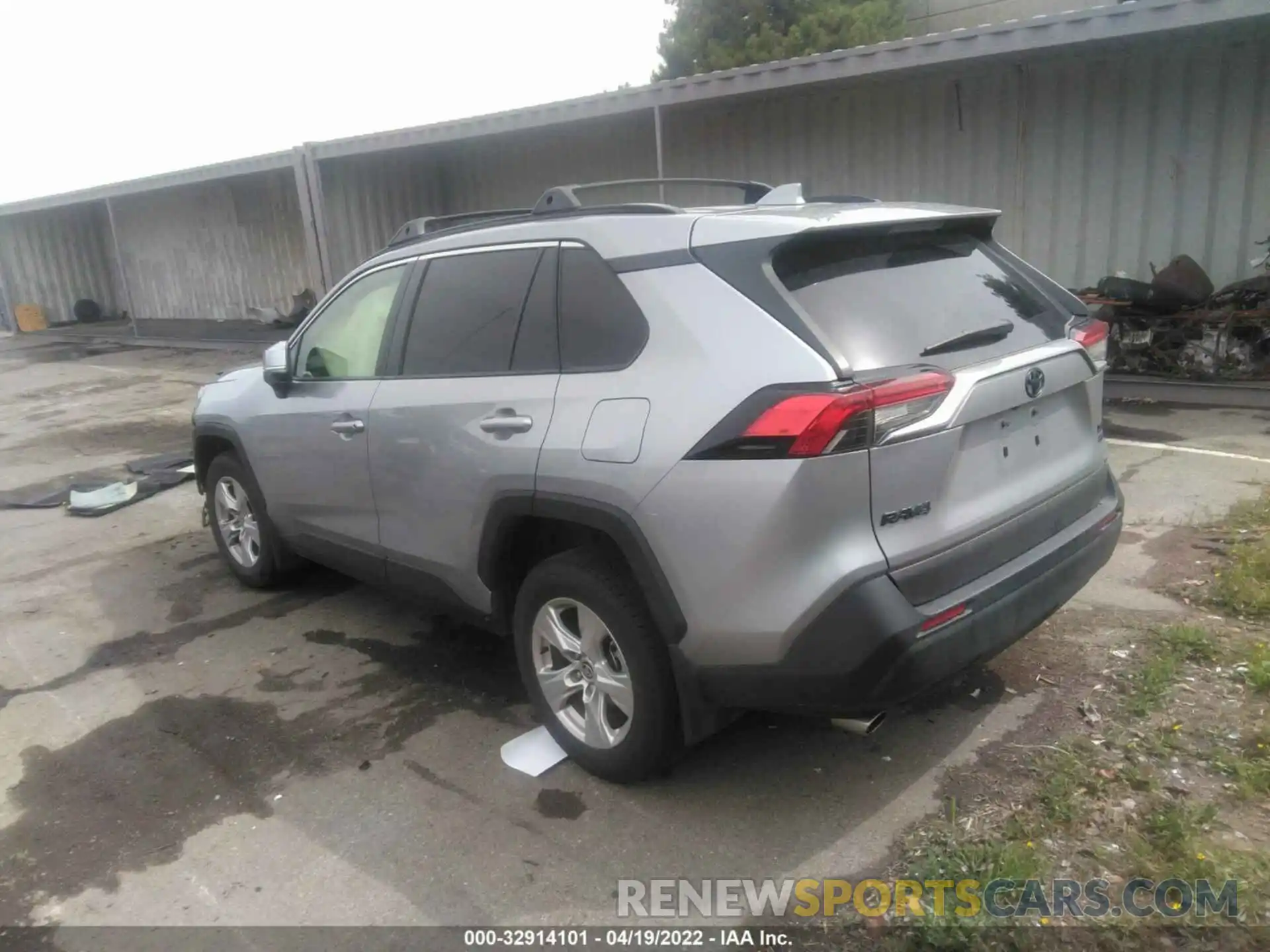 3 Photograph of a damaged car JTMP1RFV0LD059307 TOYOTA RAV4 2020