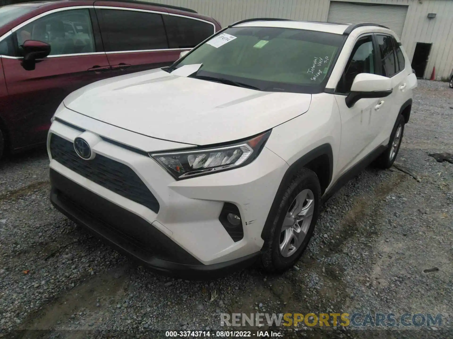 2 Photograph of a damaged car JTMP1RFV0LD064832 TOYOTA RAV4 2020