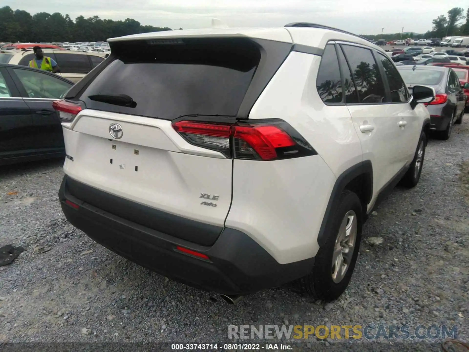 4 Photograph of a damaged car JTMP1RFV0LD064832 TOYOTA RAV4 2020