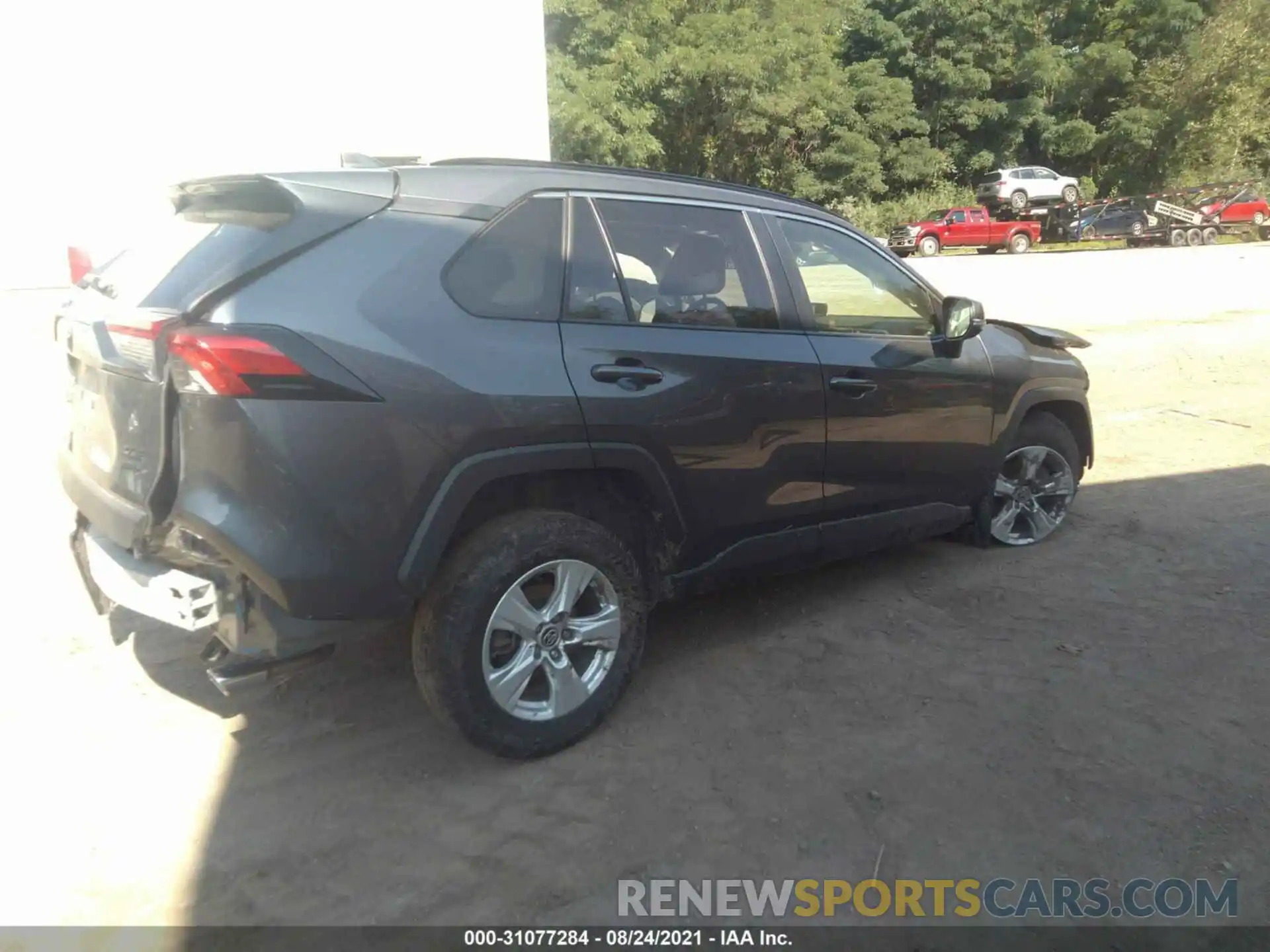 4 Photograph of a damaged car JTMP1RFV0LD067312 TOYOTA RAV4 2020