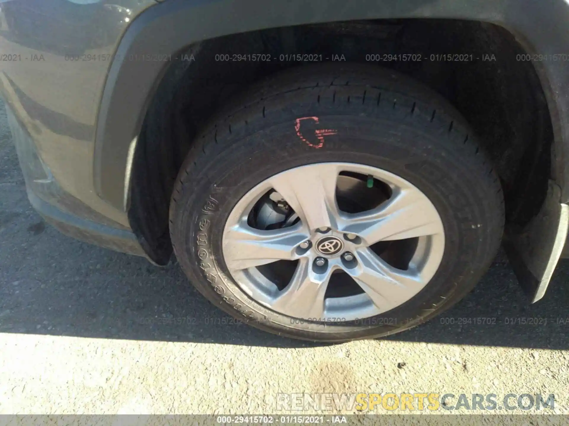 11 Photograph of a damaged car JTMP1RFV0LD526001 TOYOTA RAV4 2020