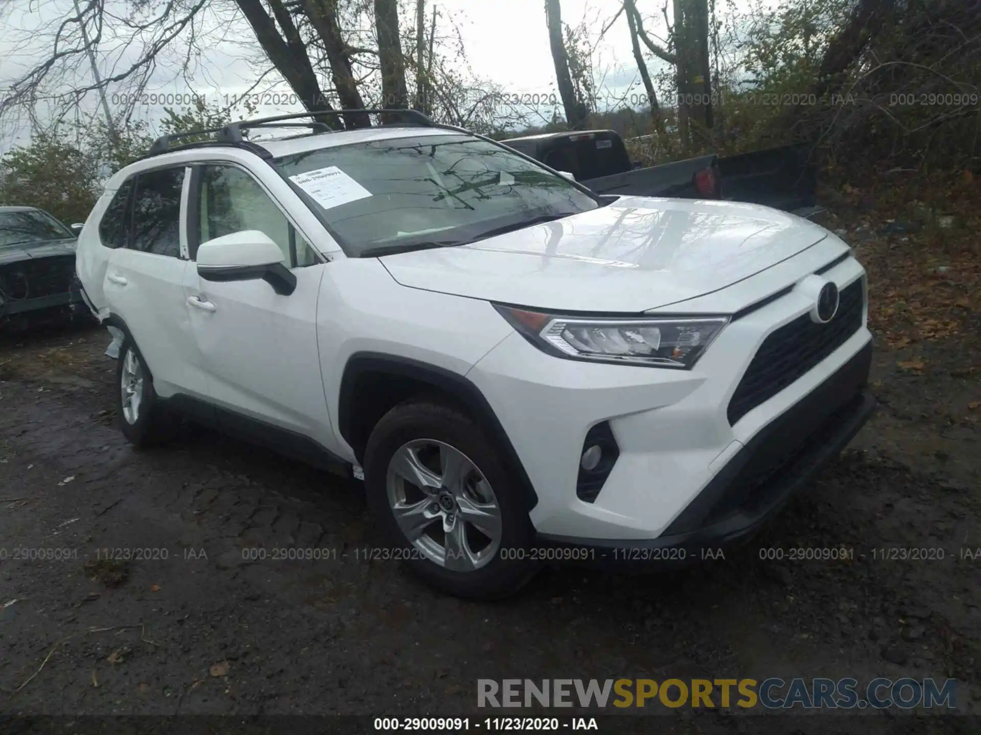 1 Photograph of a damaged car JTMP1RFV0LD526385 TOYOTA RAV4 2020