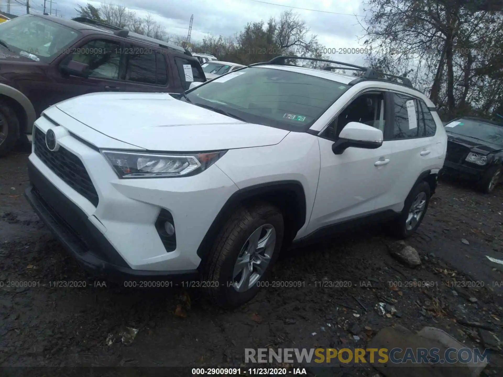 2 Photograph of a damaged car JTMP1RFV0LD526385 TOYOTA RAV4 2020