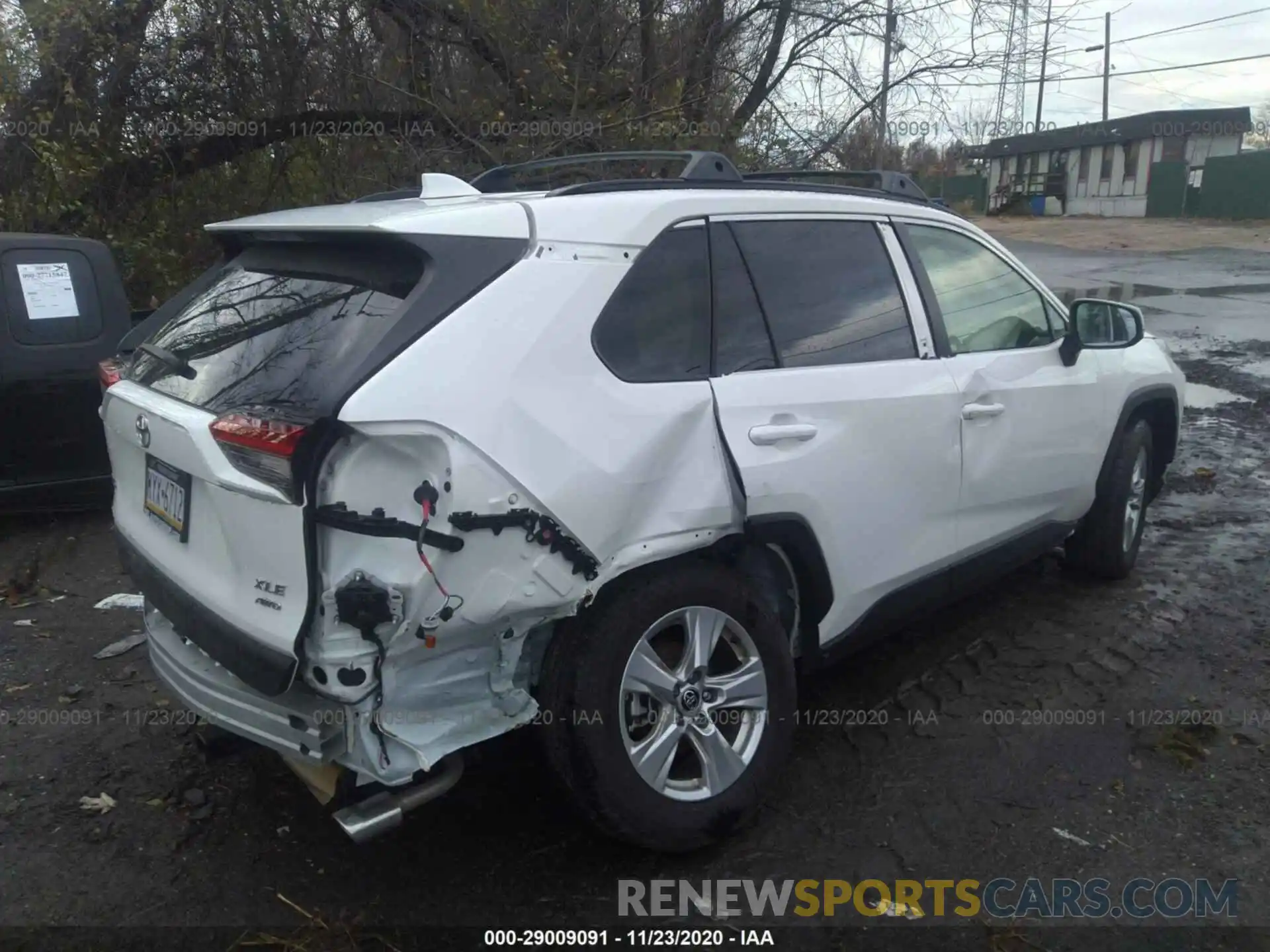 4 Photograph of a damaged car JTMP1RFV0LD526385 TOYOTA RAV4 2020