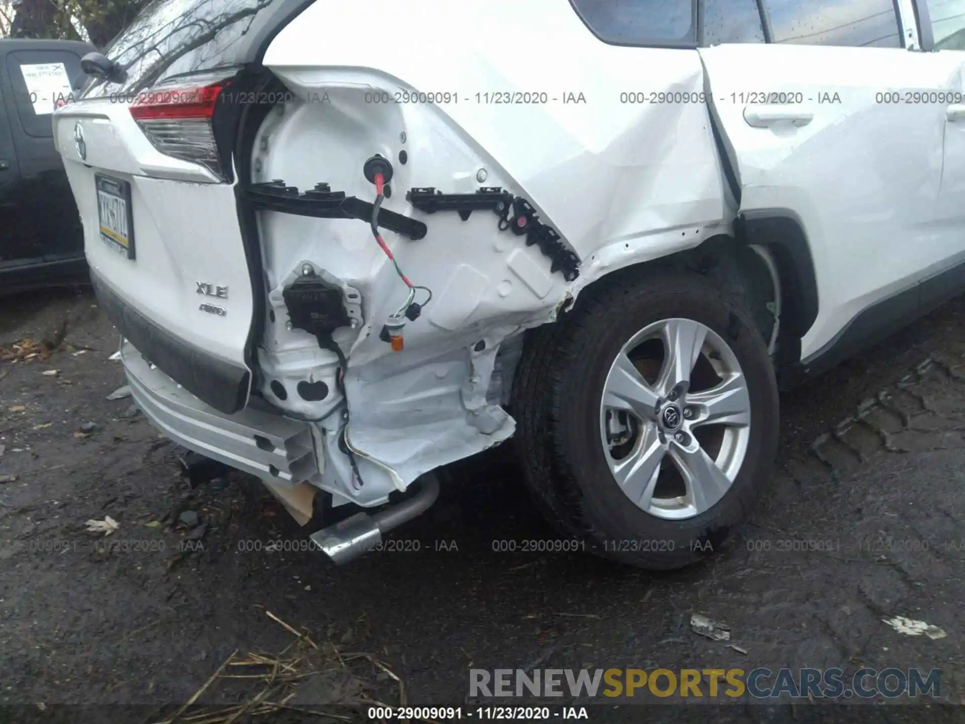 6 Photograph of a damaged car JTMP1RFV0LD526385 TOYOTA RAV4 2020