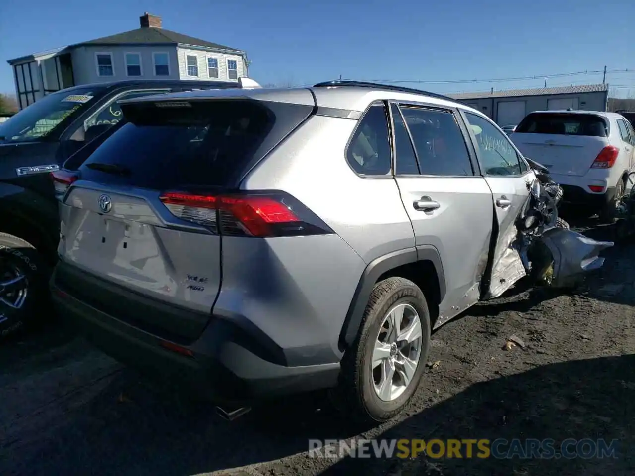 4 Photograph of a damaged car JTMP1RFV1LD055878 TOYOTA RAV4 2020