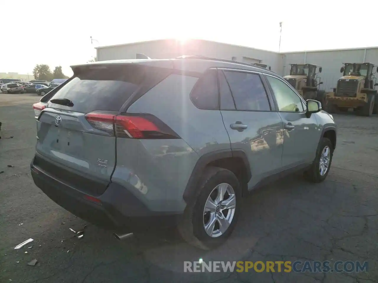 4 Photograph of a damaged car JTMP1RFV1LD062880 TOYOTA RAV4 2020