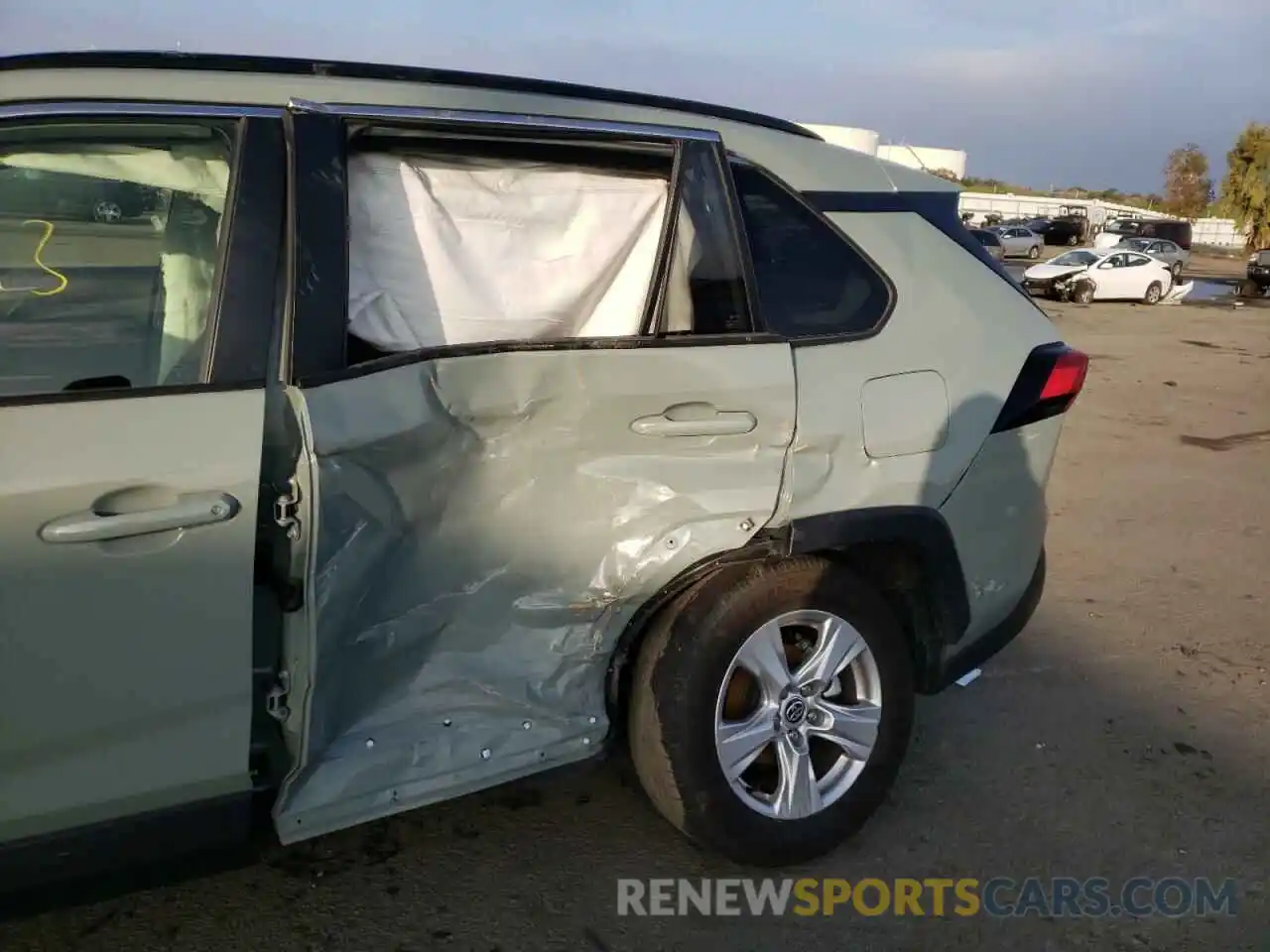 9 Photograph of a damaged car JTMP1RFV1LD062880 TOYOTA RAV4 2020