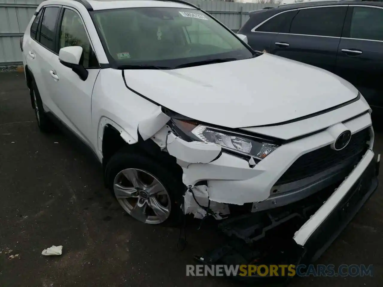 9 Photograph of a damaged car JTMP1RFV1LD064466 TOYOTA RAV4 2020