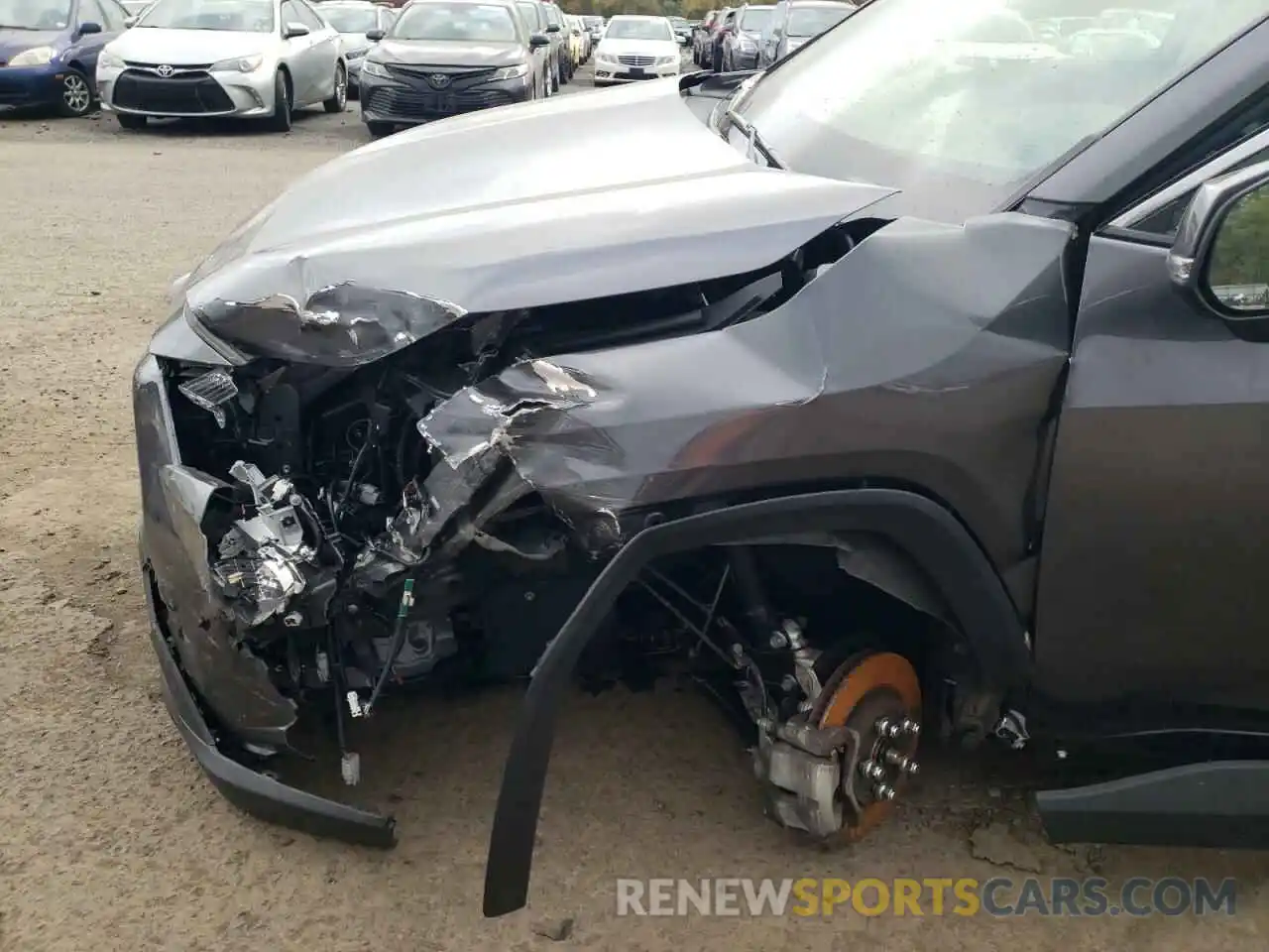 9 Photograph of a damaged car JTMP1RFV1LJ025717 TOYOTA RAV4 2020