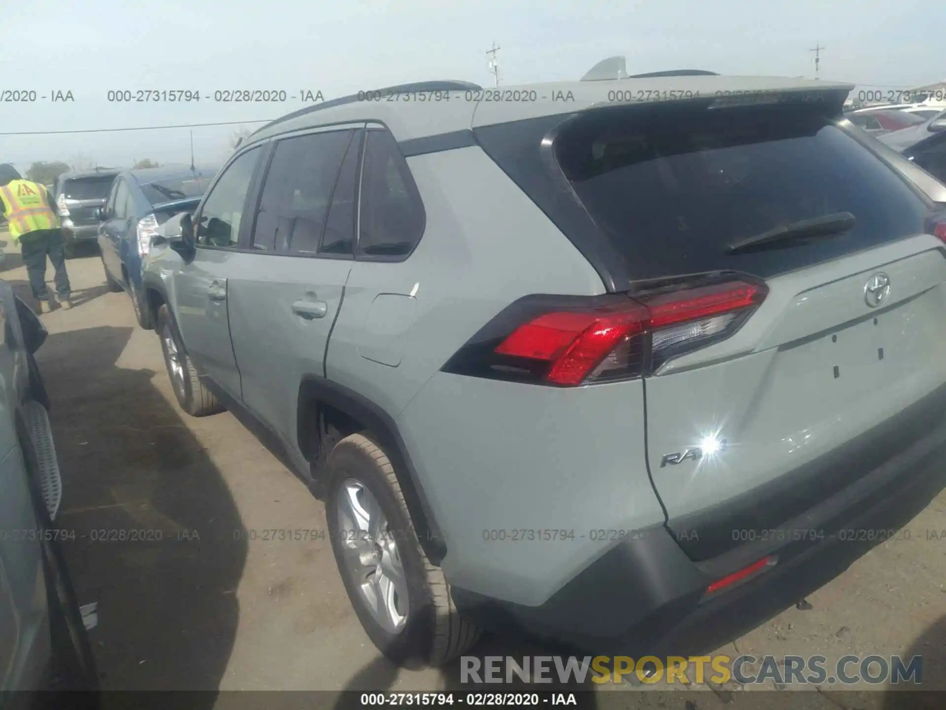 3 Photograph of a damaged car JTMP1RFV1LJ026723 TOYOTA RAV4 2020