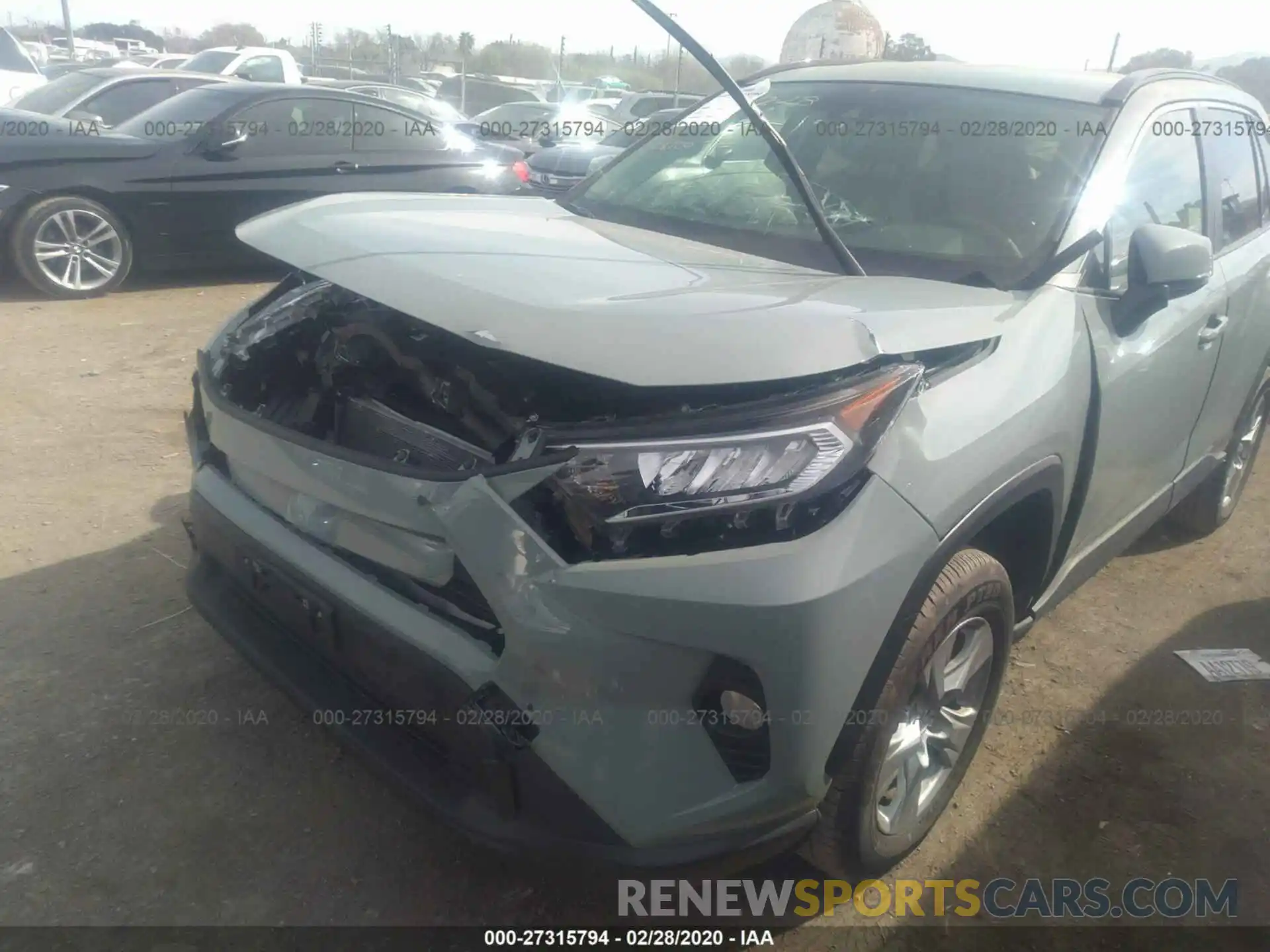 6 Photograph of a damaged car JTMP1RFV1LJ026723 TOYOTA RAV4 2020