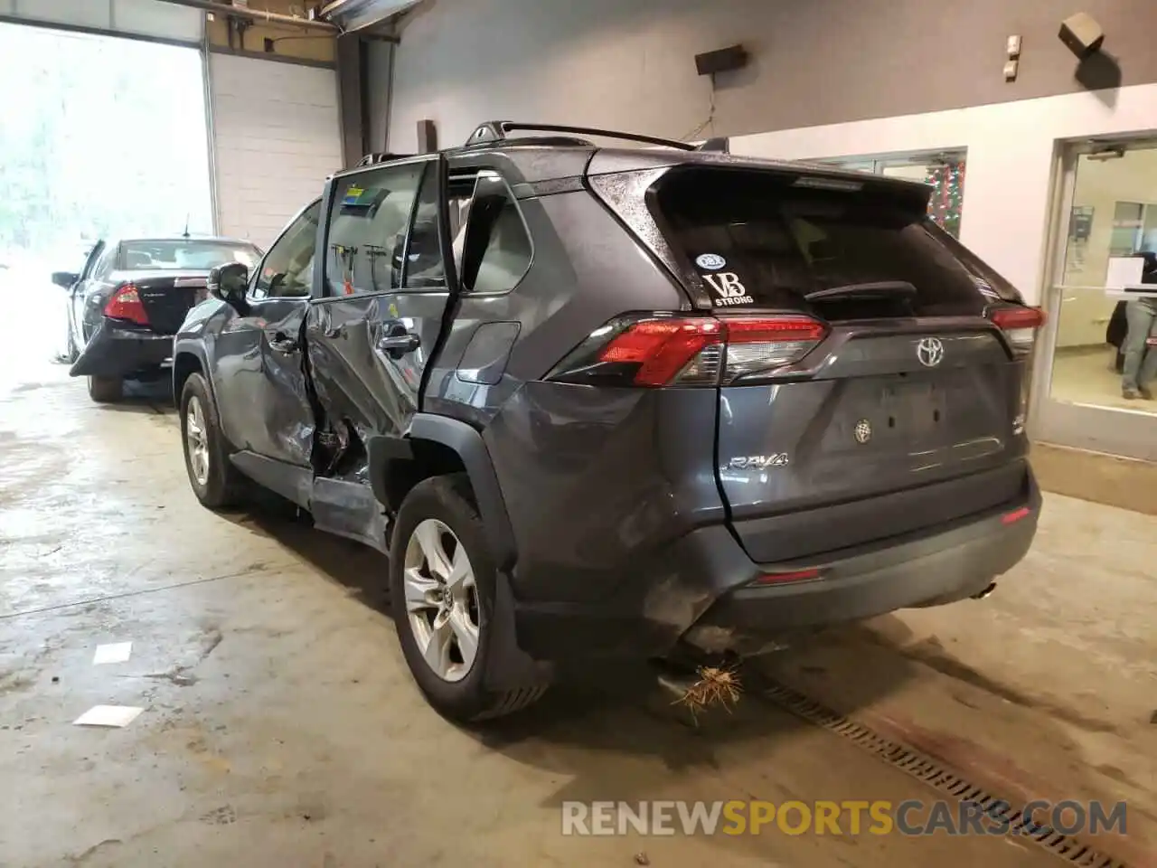 3 Photograph of a damaged car JTMP1RFV1LJ027483 TOYOTA RAV4 2020